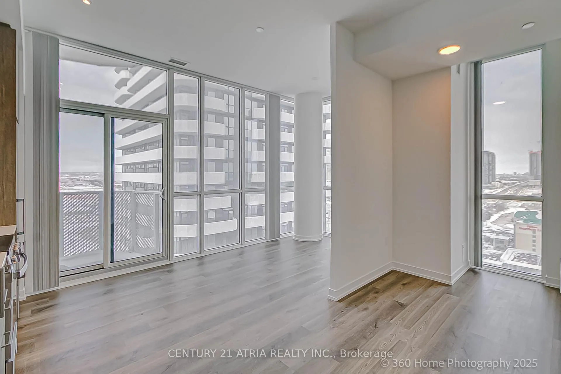 Photo 7 of Unit 2115, 195 Commerce Street, Vaughan, Vaughan Corporate Centre — HOMEH