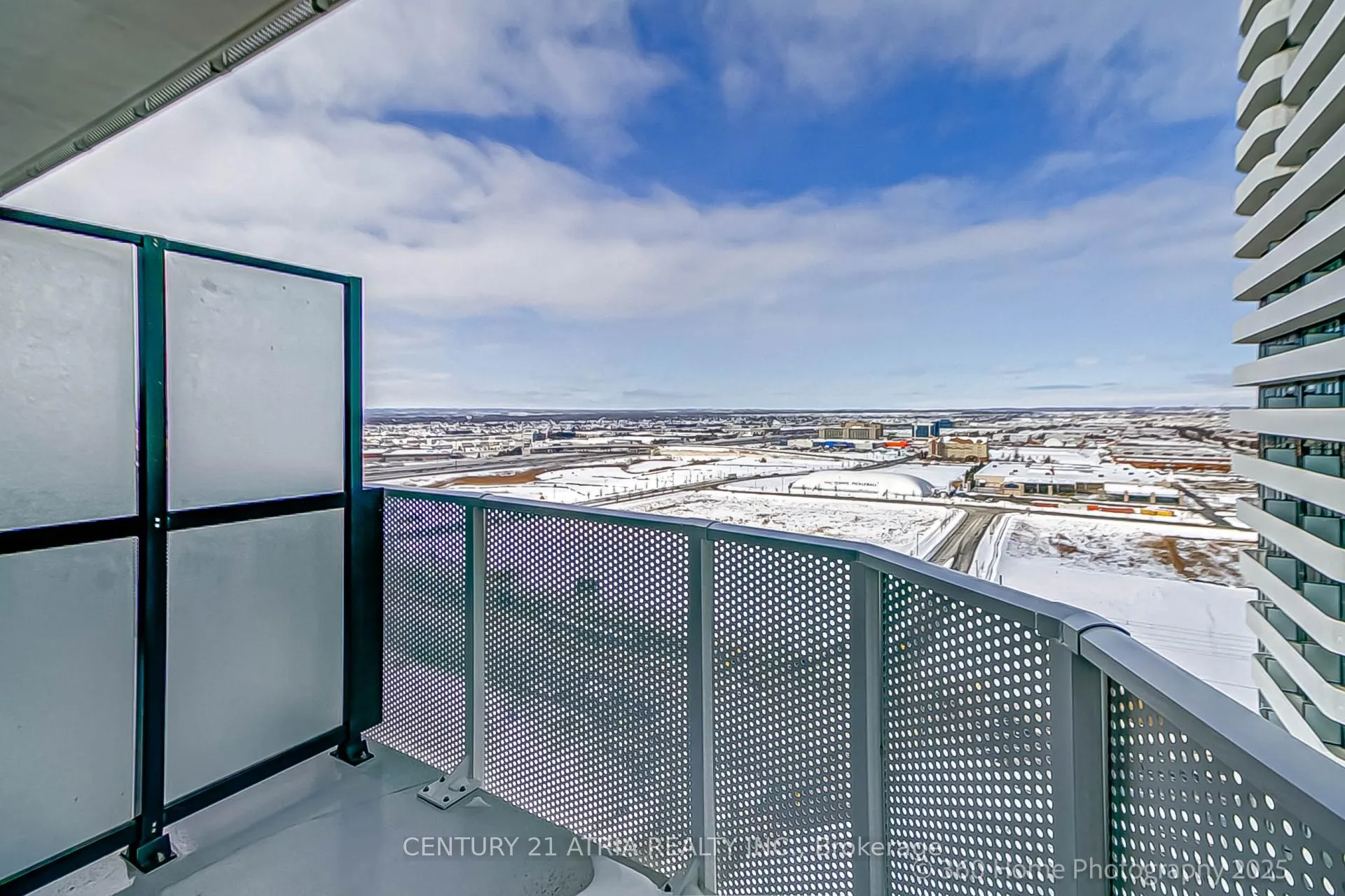 Photo 11 of Unit 2115, 195 Commerce Street, Vaughan, Vaughan Corporate Centre — HOMEH