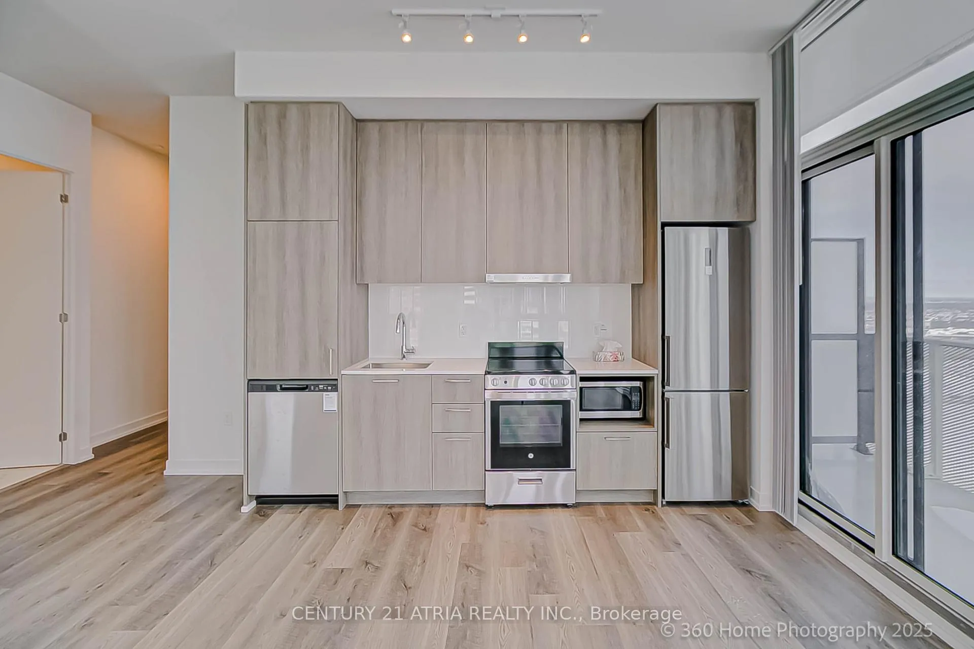 Photo 13 of Unit 2115, 195 Commerce Street, Vaughan, Vaughan Corporate Centre — HOMEH