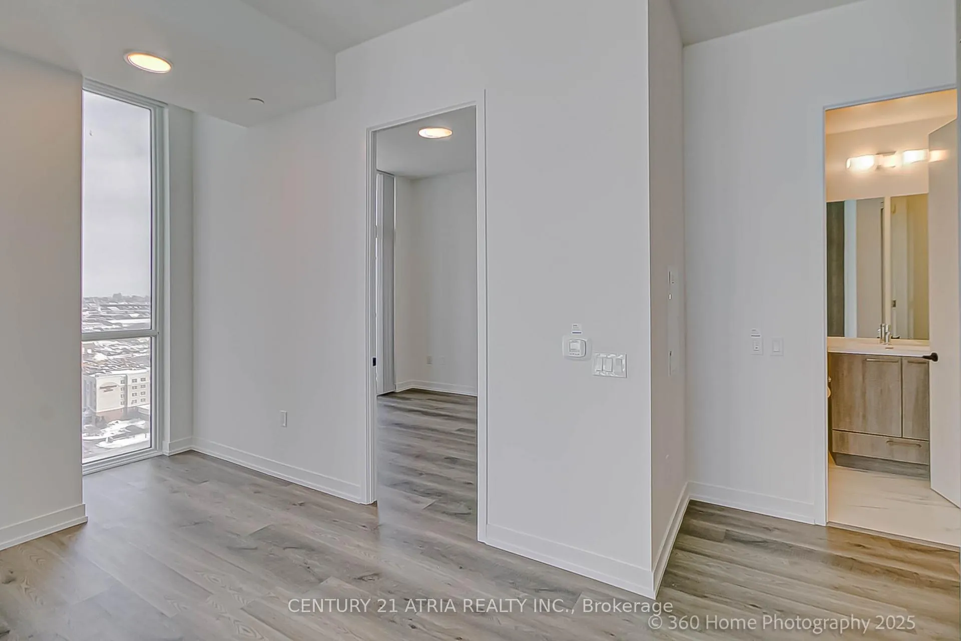 Photo 14 of Unit 2115, 195 Commerce Street, Vaughan, Vaughan Corporate Centre — HOMEH