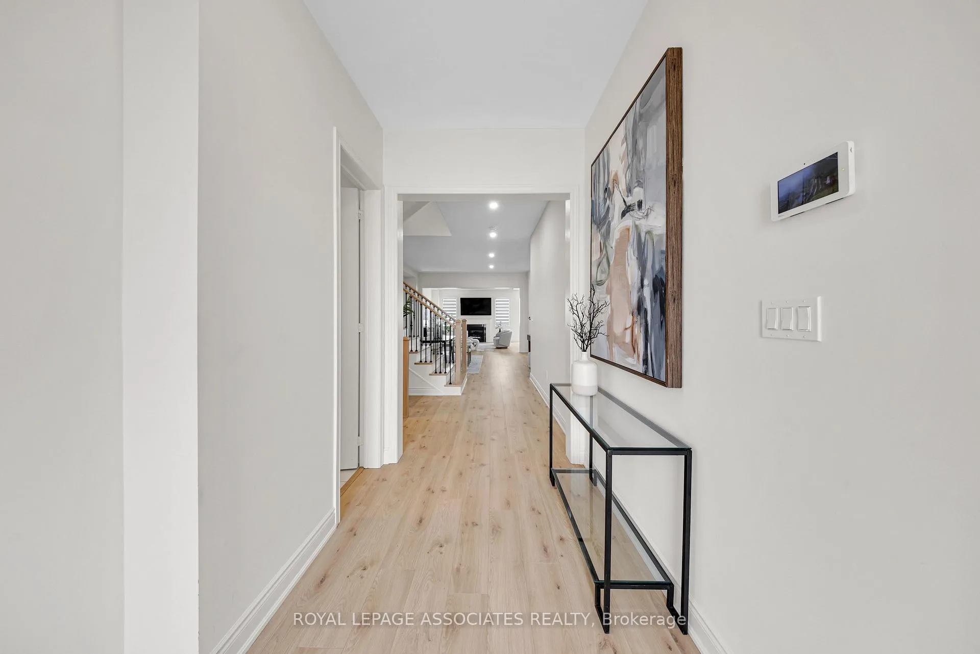 Photo 4 of 2215 Beckman Crescent, Oshawa, Kedron — HOMEH