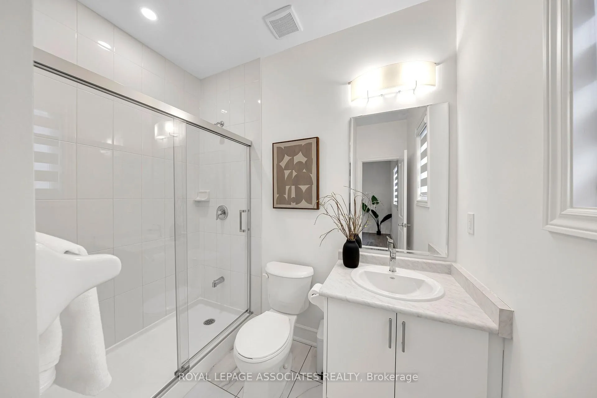 Photo 33 of 2215 Beckman Crescent, Oshawa, Kedron — HOMEH