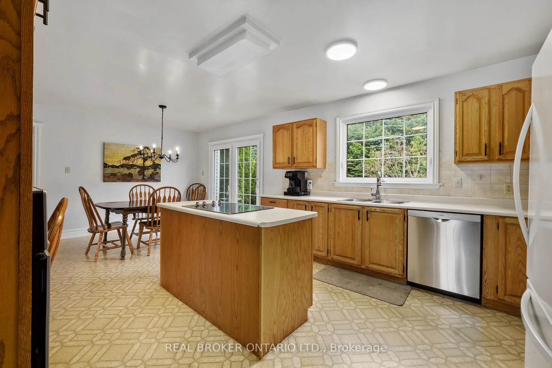 Photo 23 of 462 Franklin Drive, Selwyn — HOMEH