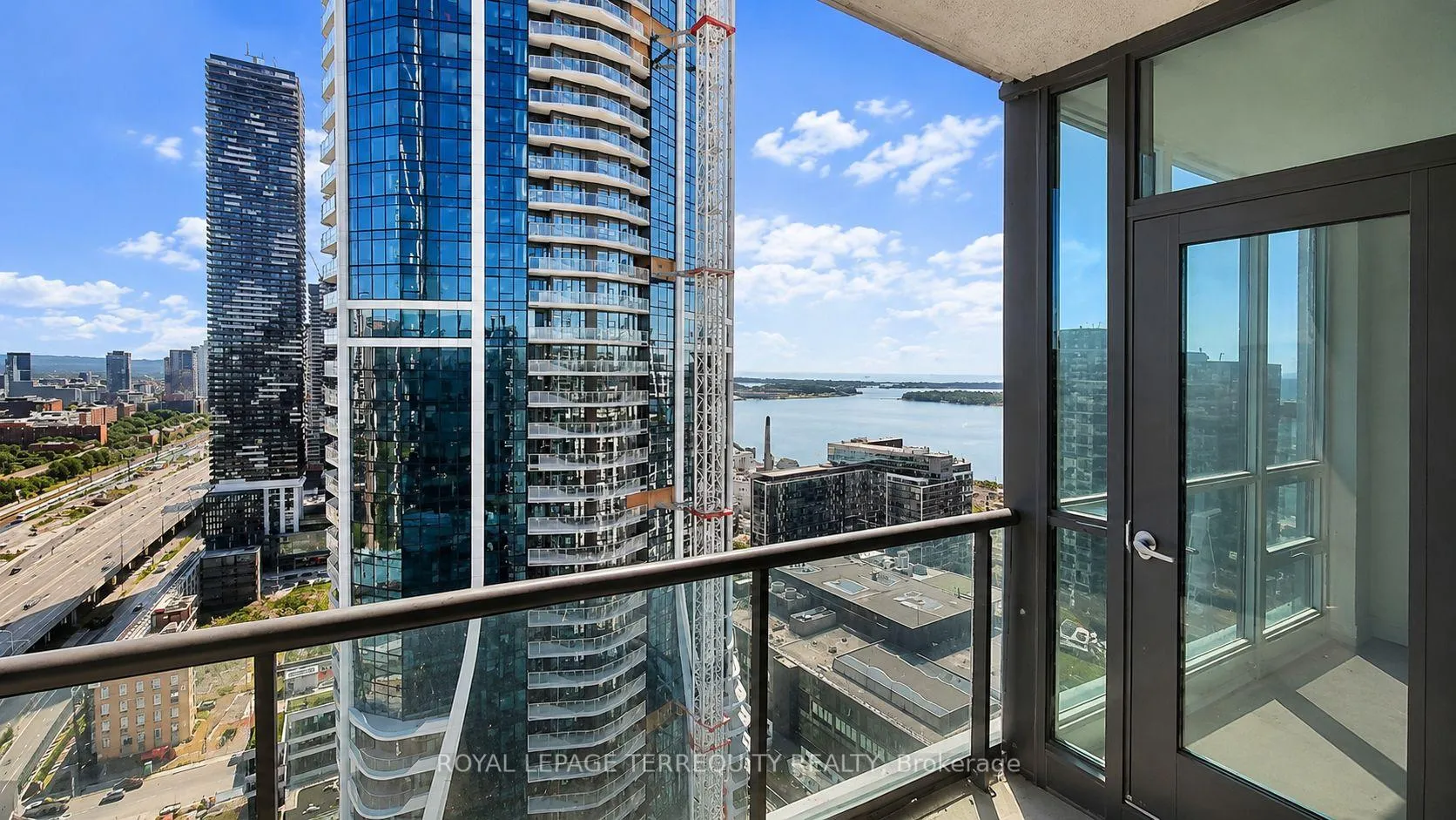 Photo 6 of Unit 3408, 16 Yonge Street, Toronto, Waterfront Communities — HOMEH