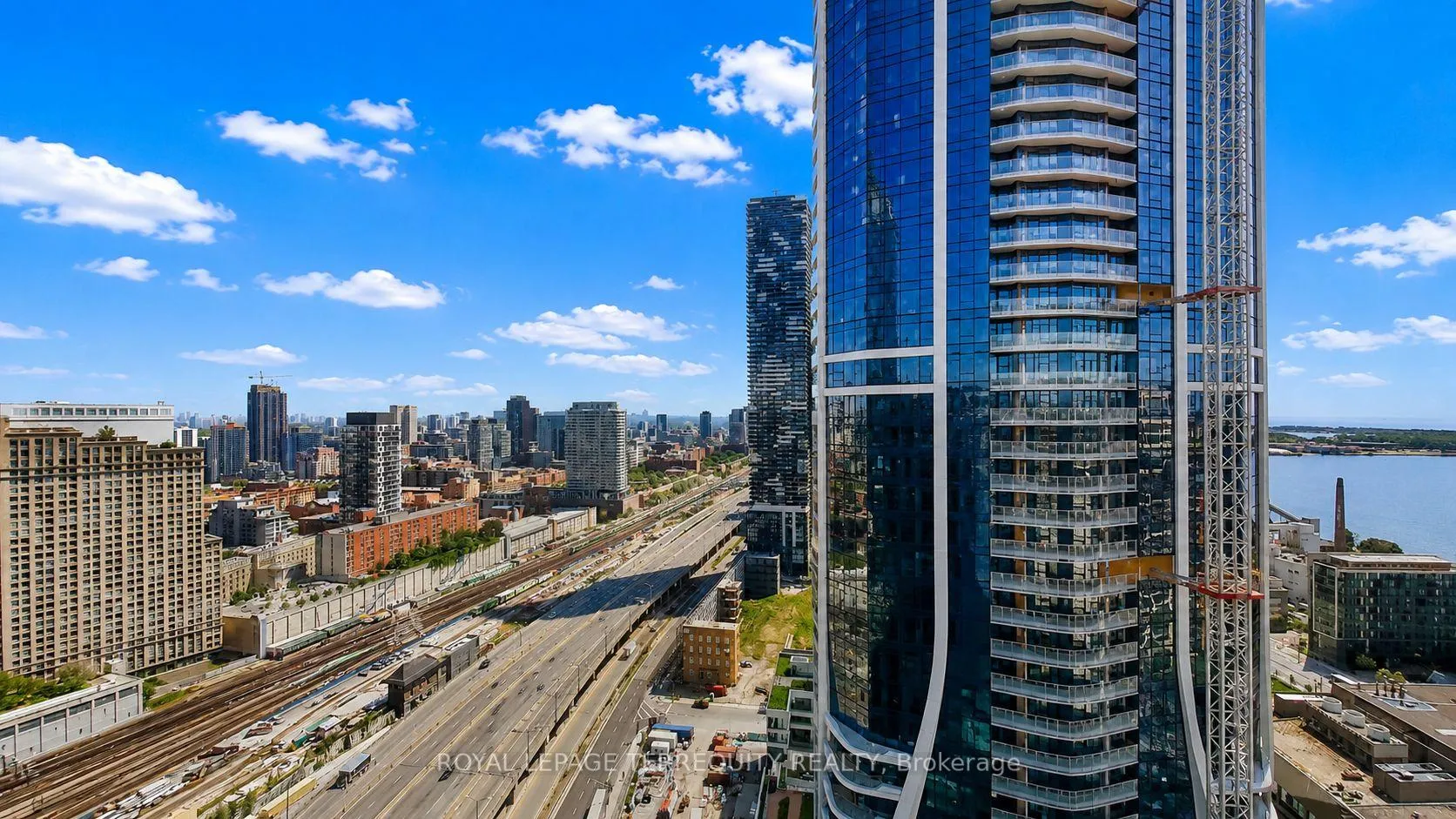 Photo 7 of Unit 3408, 16 Yonge Street, Toronto, Waterfront Communities — HOMEH