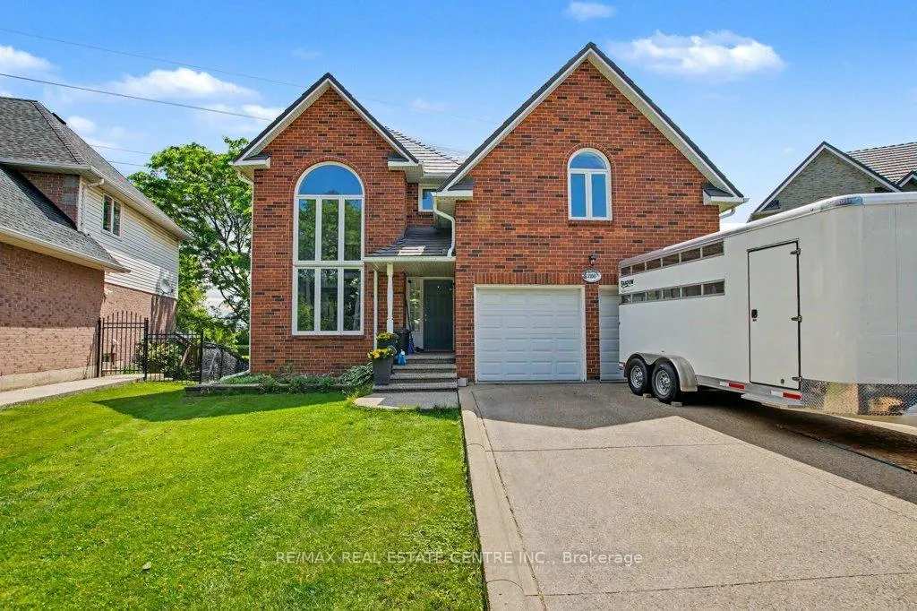 Photo 1 of 2100 Kevin Crescent, Burlington, Headon — HOMEH