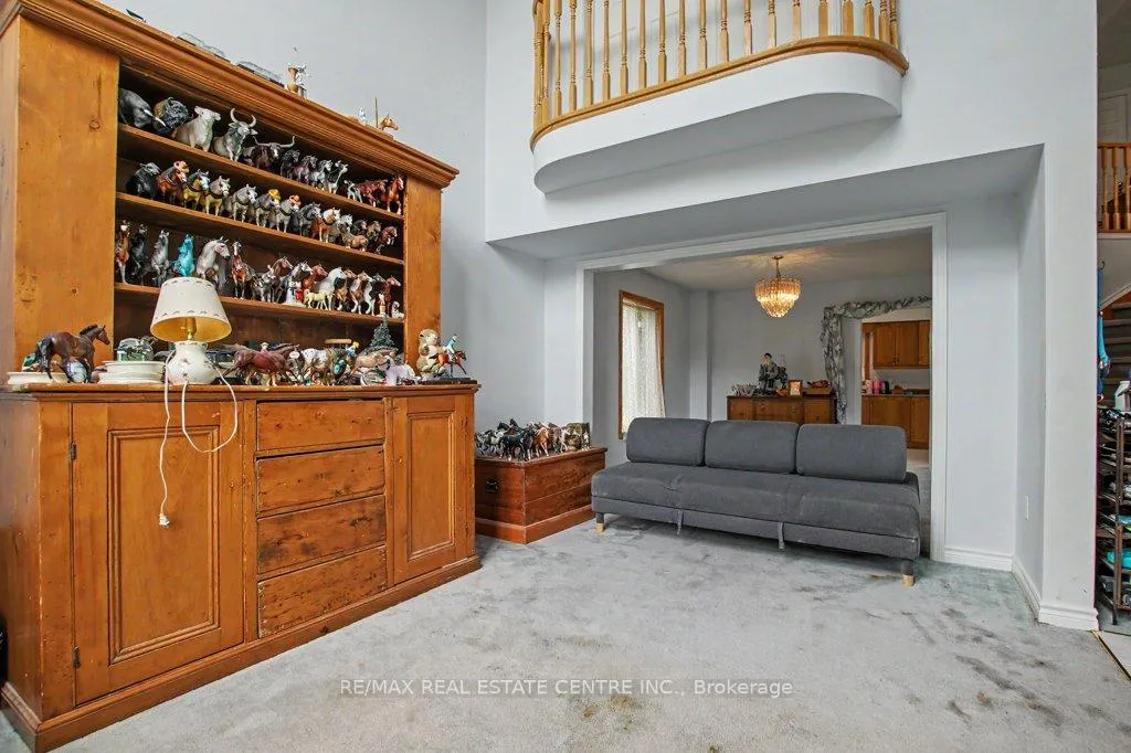 Photo 6 of 2100 Kevin Crescent, Burlington, Headon — HOMEH