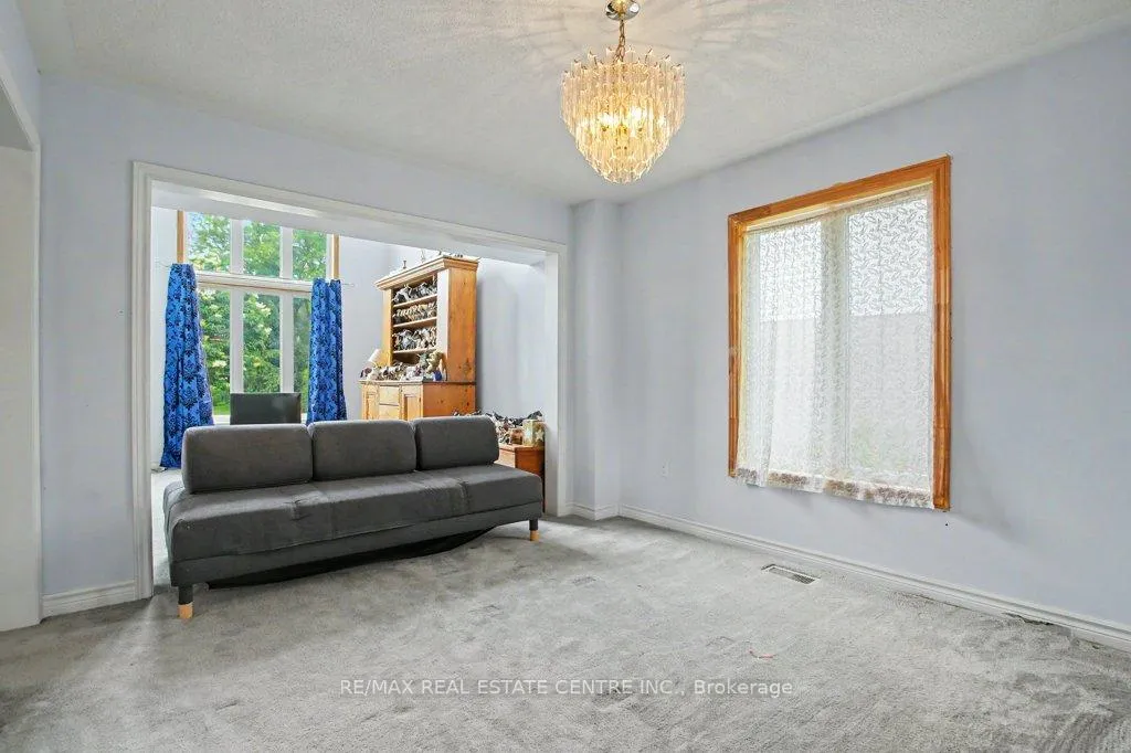 Photo 9 of 2100 Kevin Crescent, Burlington, Headon — HOMEH