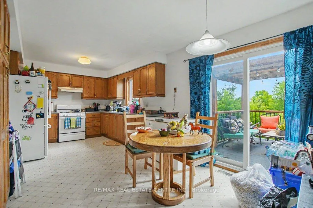 Photo 14 of 2100 Kevin Crescent, Burlington, Headon — HOMEH