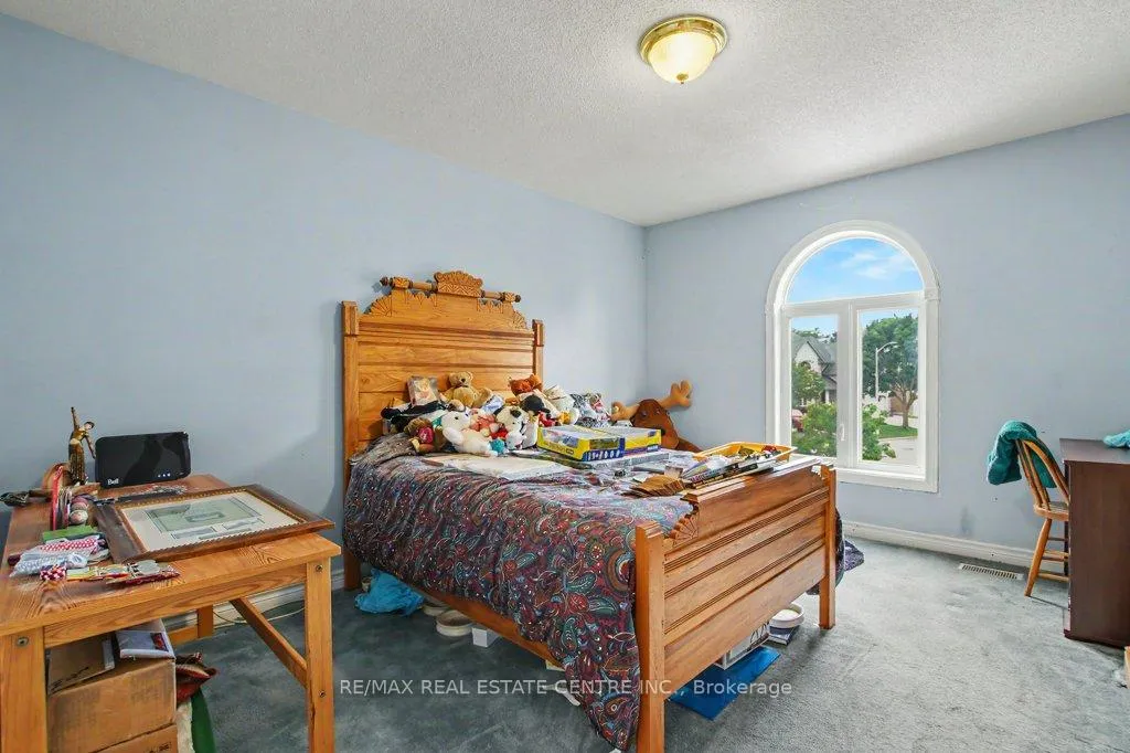 Photo 19 of 2100 Kevin Crescent, Burlington, Headon — HOMEH