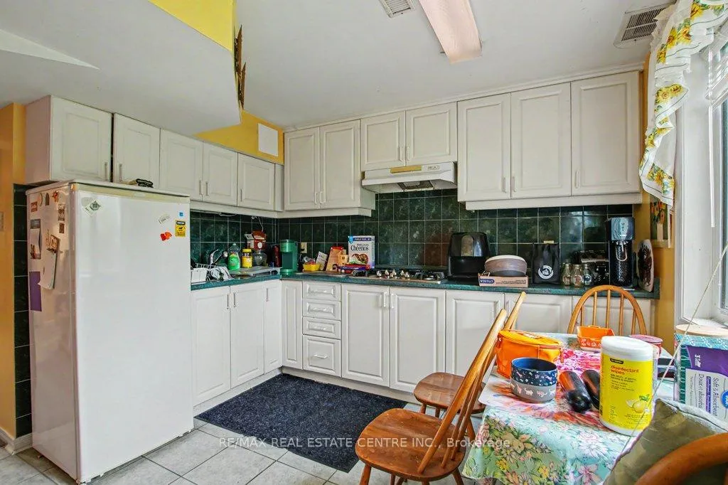 Photo 33 of 2100 Kevin Crescent, Burlington, Headon — HOMEH