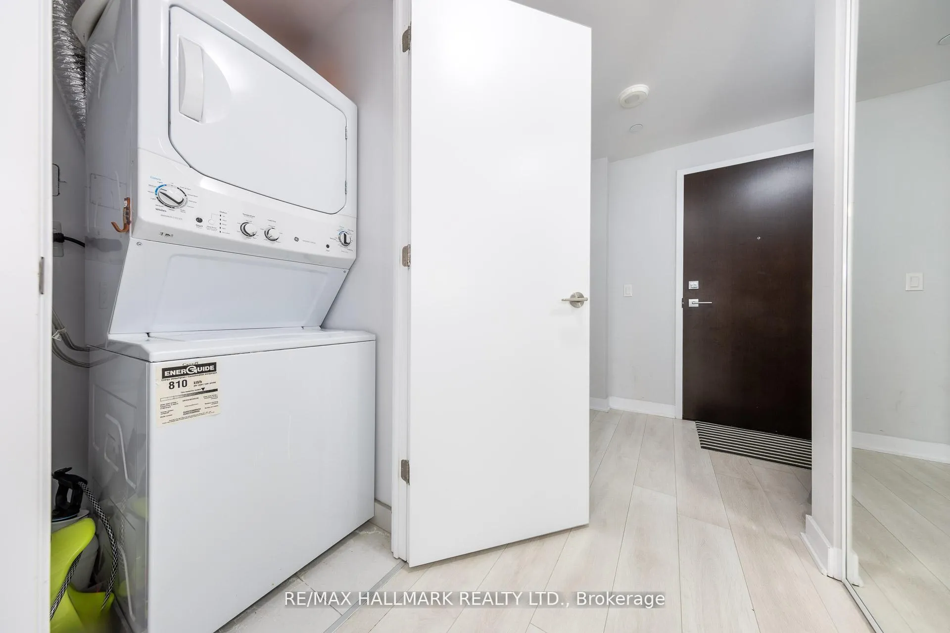 Photo 7 of Unit 2211, 2221 Yonge Street, Toronto, Mount Pleasant West — HOMEH