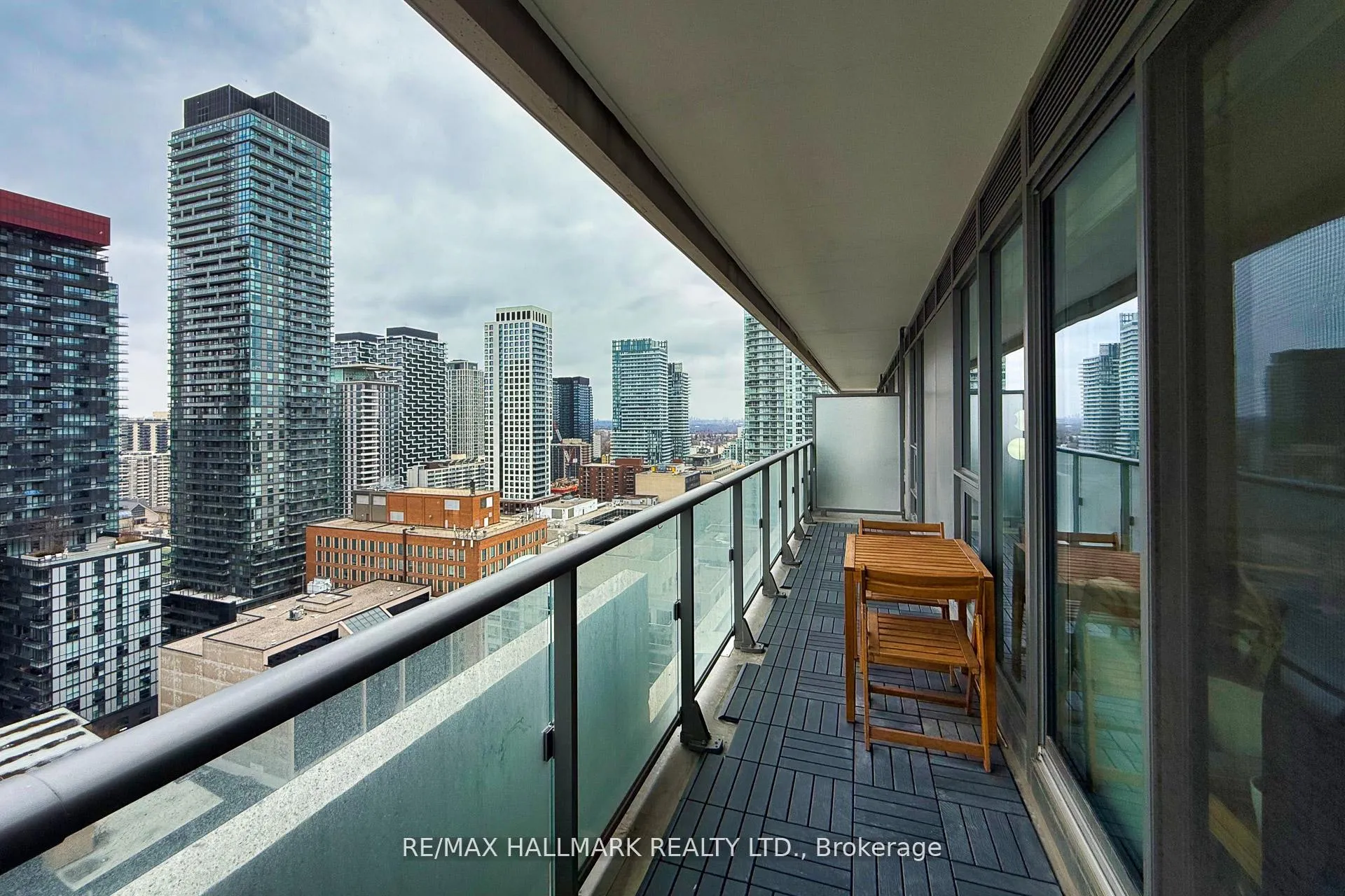 Photo 8 of Unit 2211, 2221 Yonge Street, Toronto, Mount Pleasant West — HOMEH