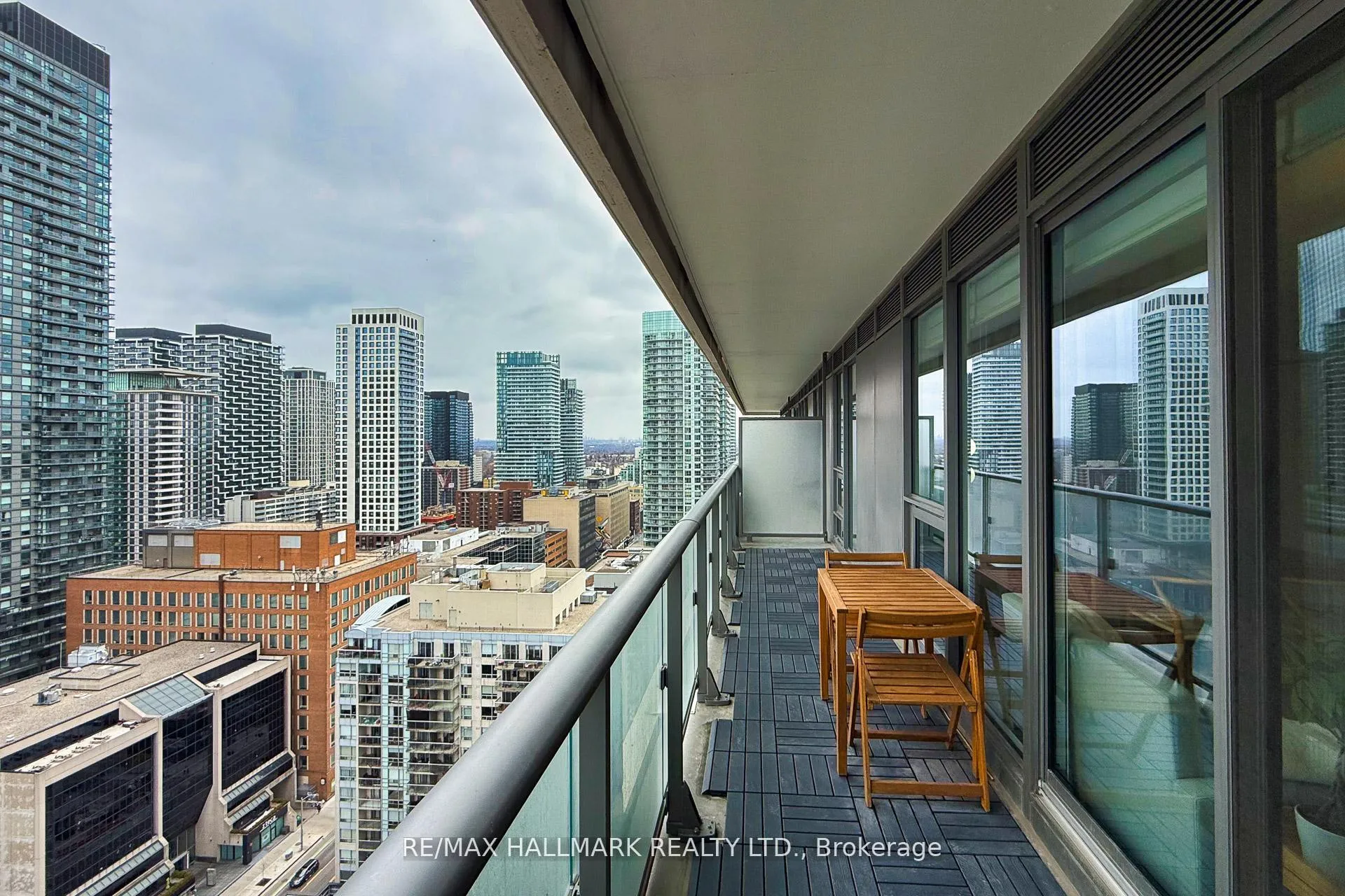 Photo 9 of Unit 2211, 2221 Yonge Street, Toronto, Mount Pleasant West — HOMEH