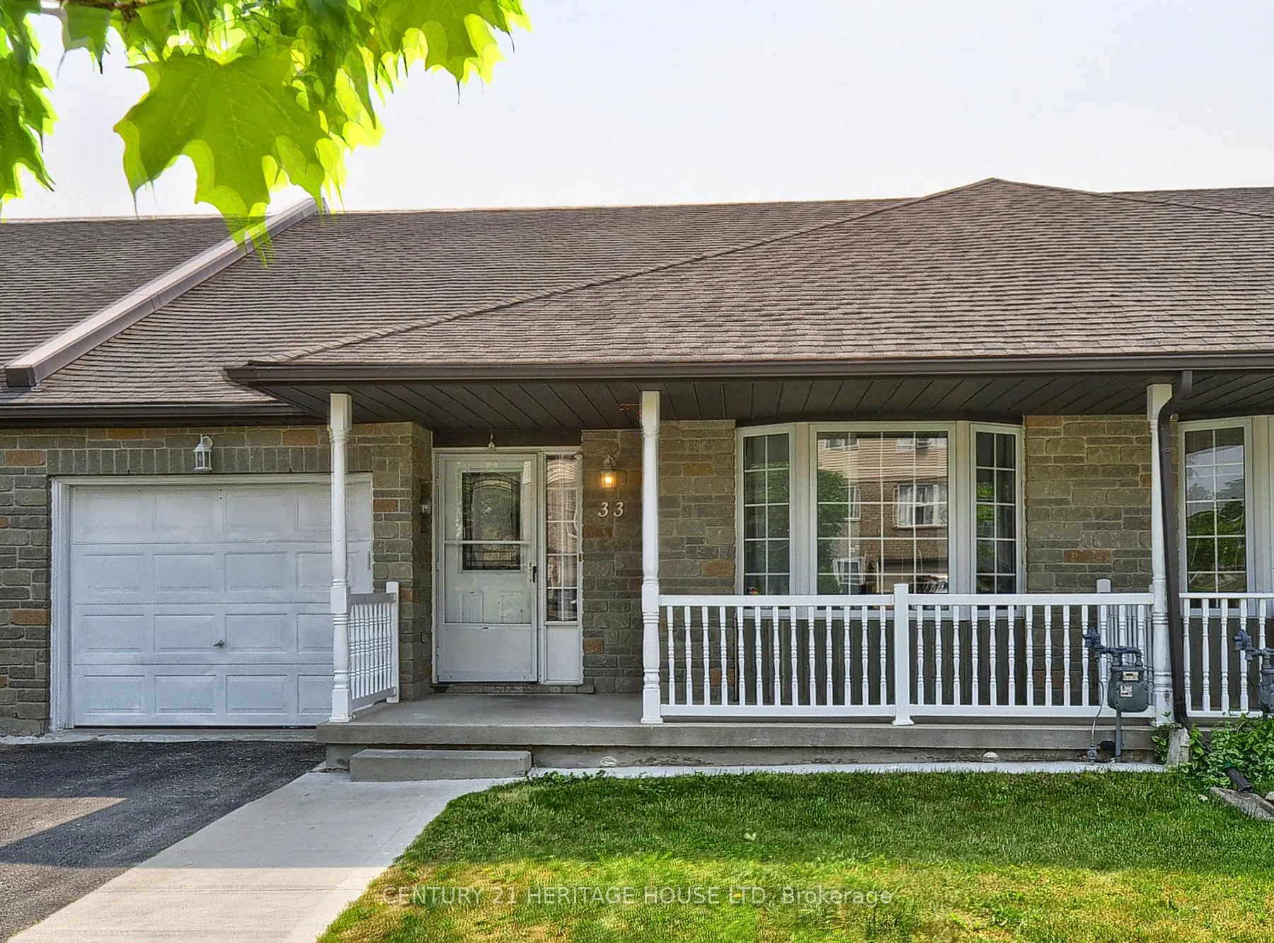 Photo 1 of 33 Bankside Drive, Kitchener, Victoria Hills — HOMEH