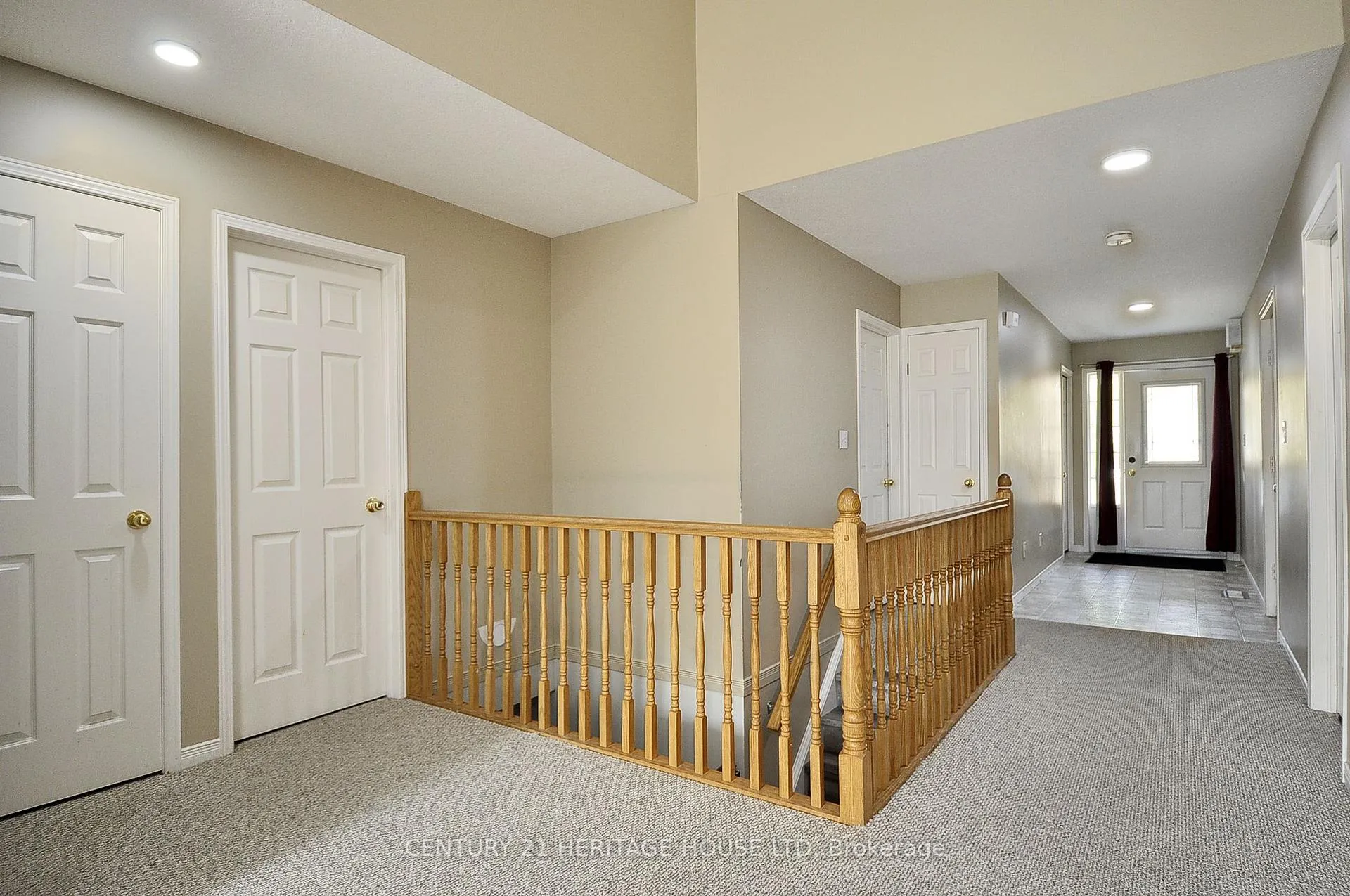 Photo 4 of 33 Bankside Drive, Kitchener, Victoria Hills — HOMEH