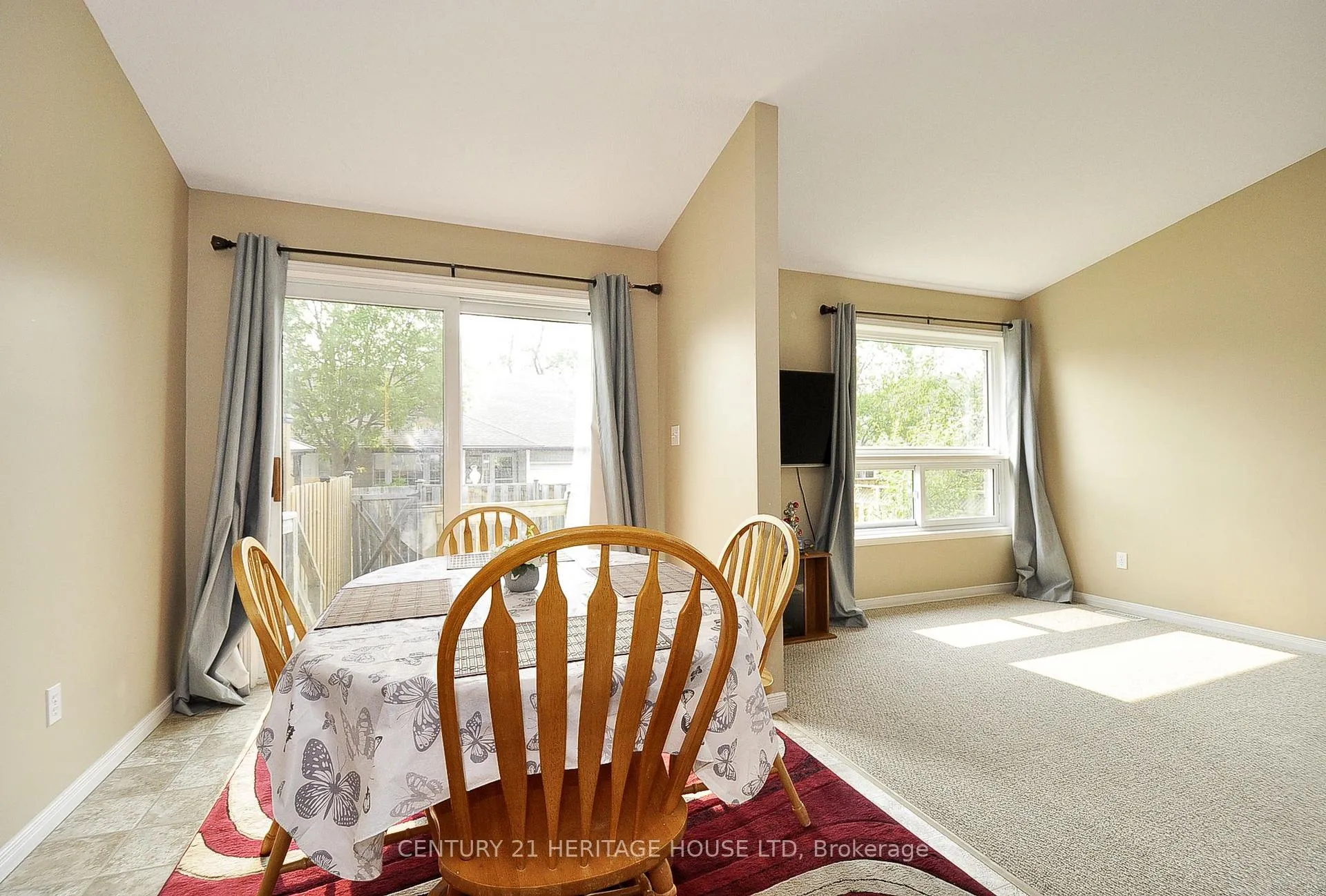 Photo 13 of 33 Bankside Drive, Kitchener, Victoria Hills — HOMEH