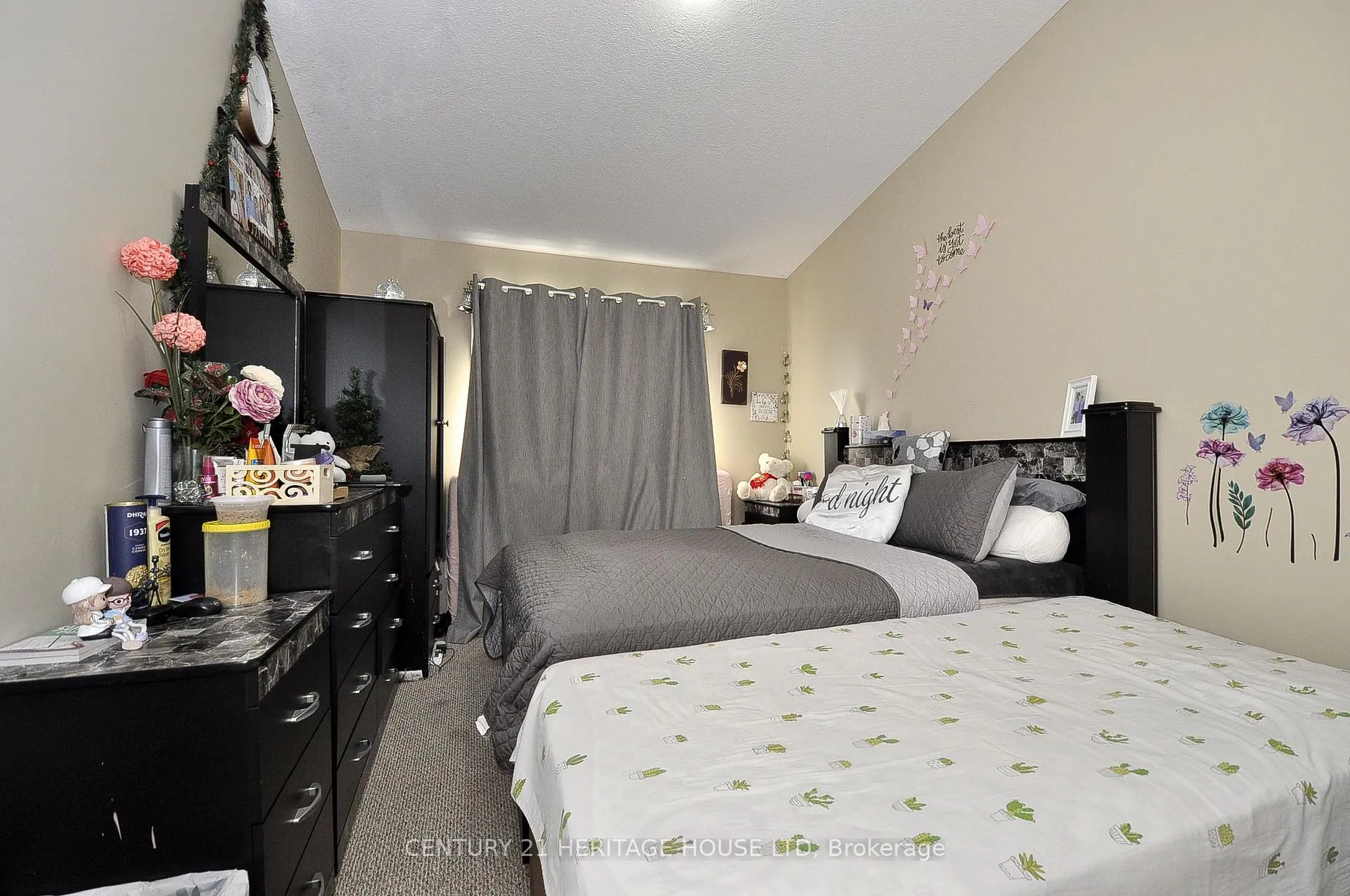 Photo 17 of 33 Bankside Drive, Kitchener, Victoria Hills — HOMEH