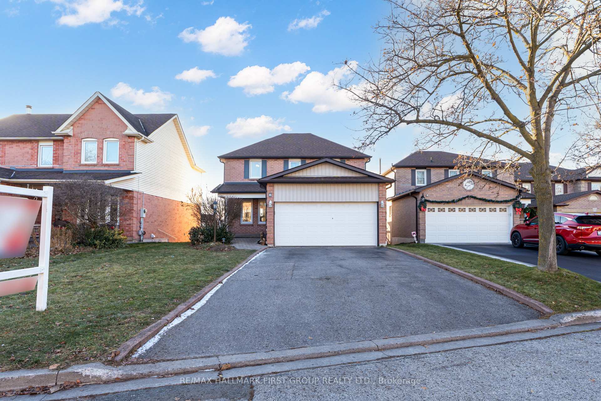 Photo 2 of 8 Coomer Crescent, Ajax, Central — HOMEH