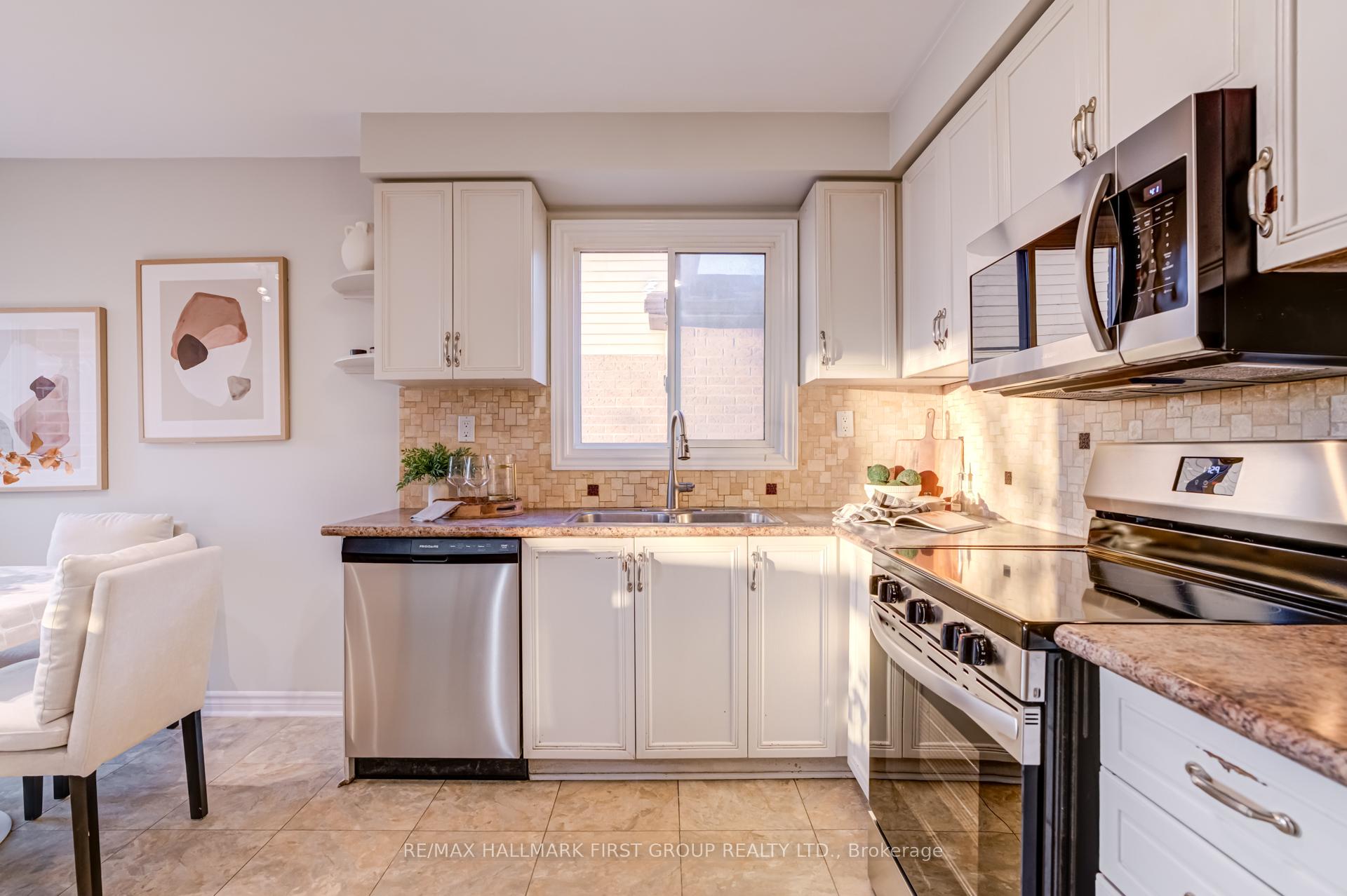 Photo 12 of 8 Coomer Crescent, Ajax, Central — HOMEH