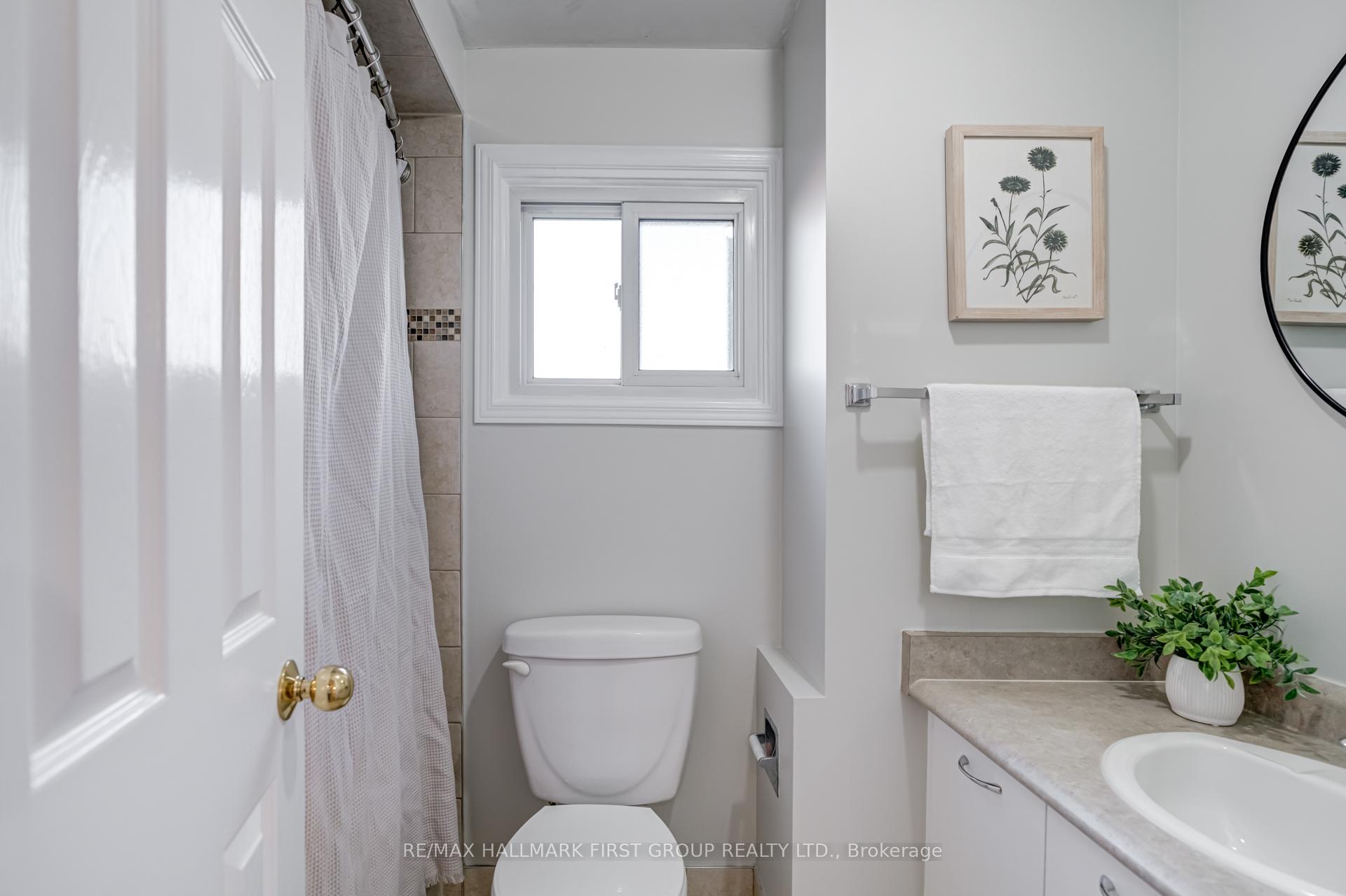 Photo 23 of 8 Coomer Crescent, Ajax, Central — HOMEH