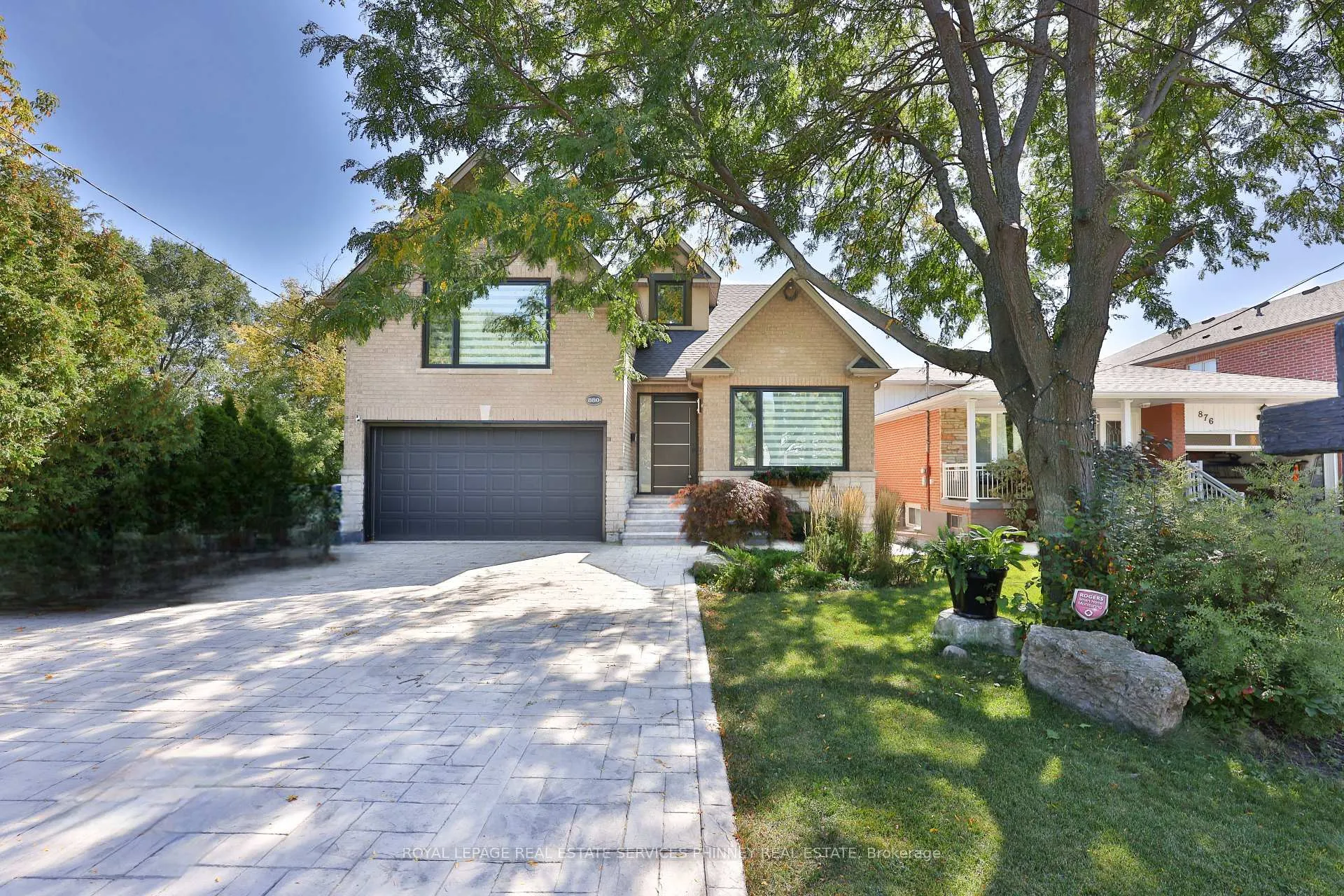 Photo 2 of 880 6th Street, Mississauga, Lakeview — HOMEH