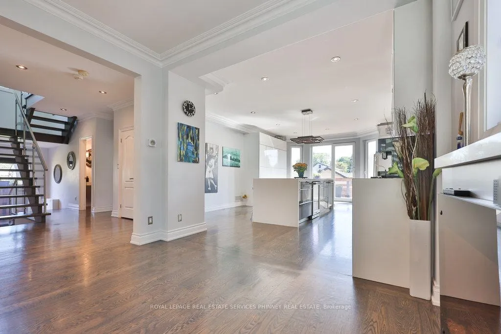 Photo 8 of 880 6th Street, Mississauga, Lakeview — HOMEH