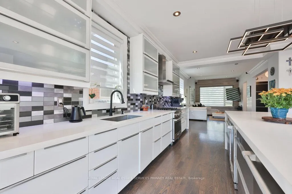 Photo 14 of 880 6th Street, Mississauga, Lakeview — HOMEH