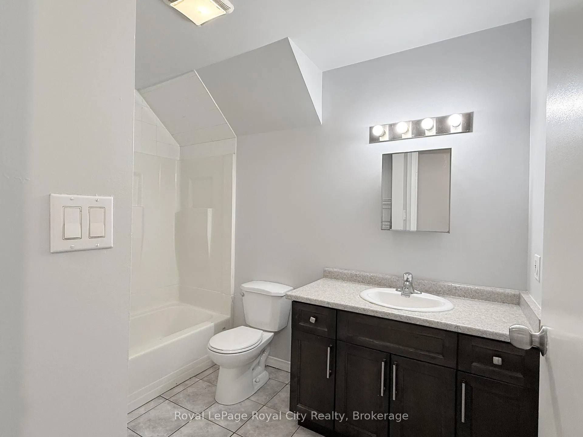 Photo 7 of Unit 2, 116 Wyndham Street, Guelph, Downtown — HOMEH