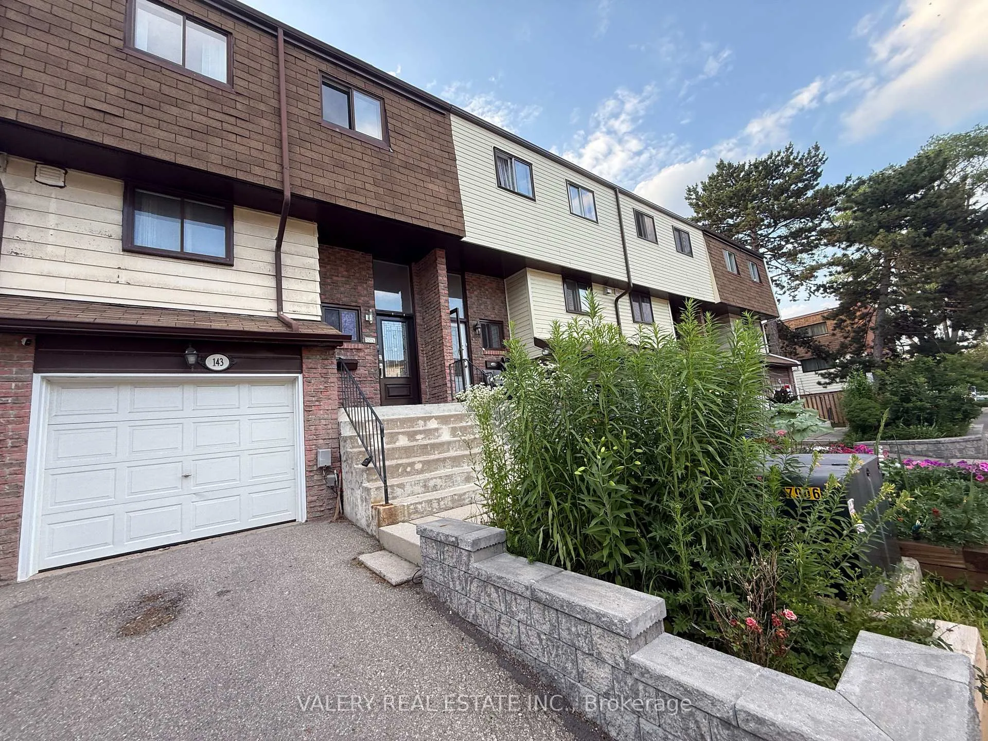 Front of Unit 143A, 180 Mississauga Valley Boulevard