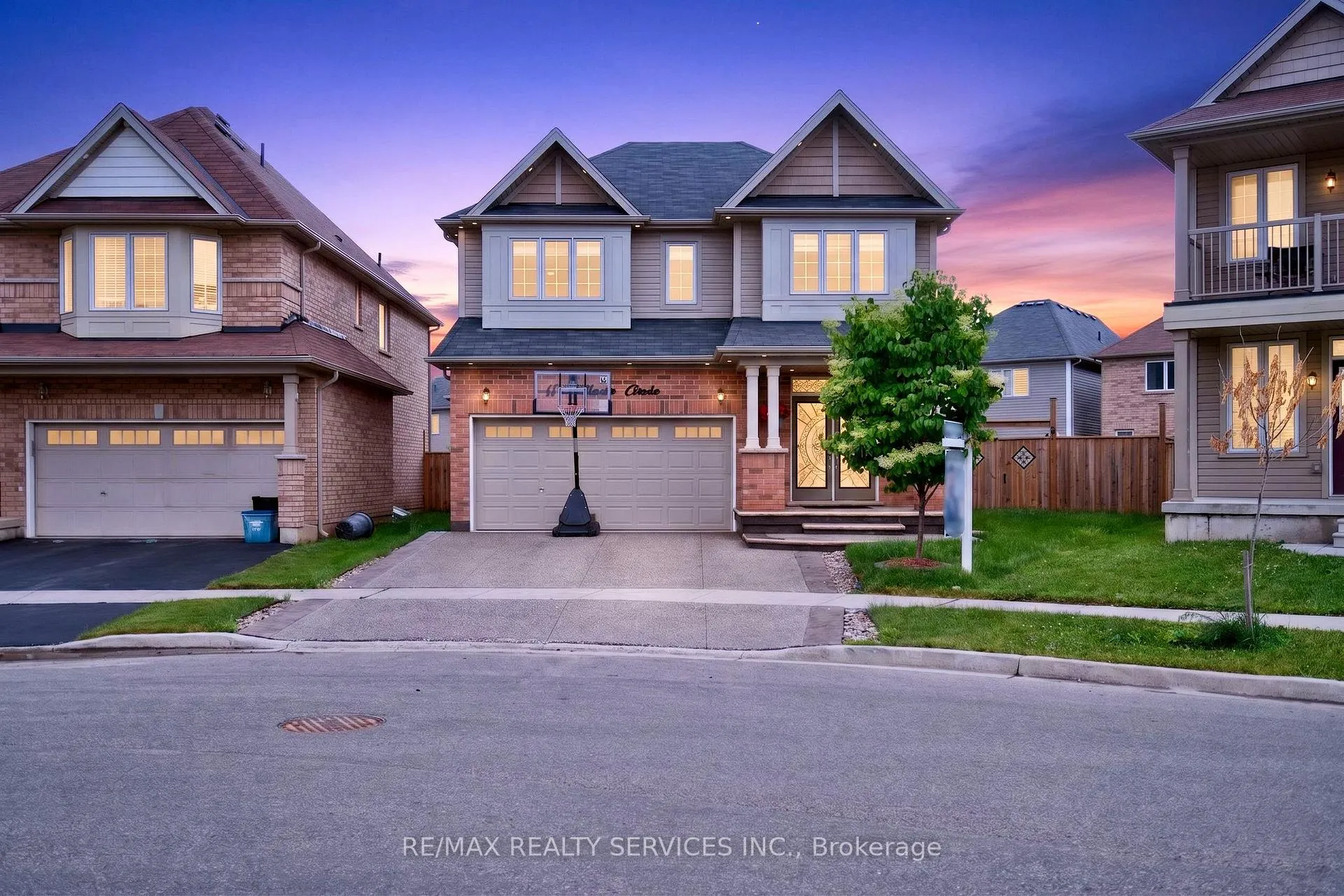Photo 2 of 154 Munro Circle, Brantford, Empire South — HOMEH