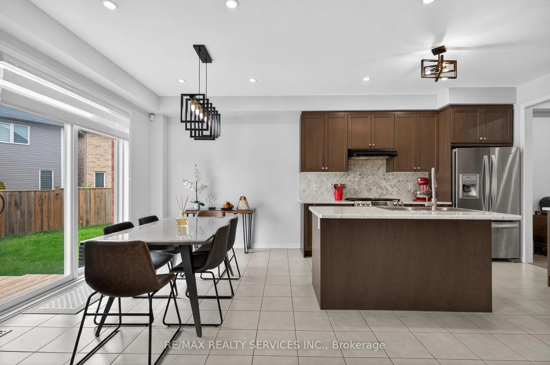 Photo 13 of 154 Munro Circle, Brantford, Empire South — HOMEH