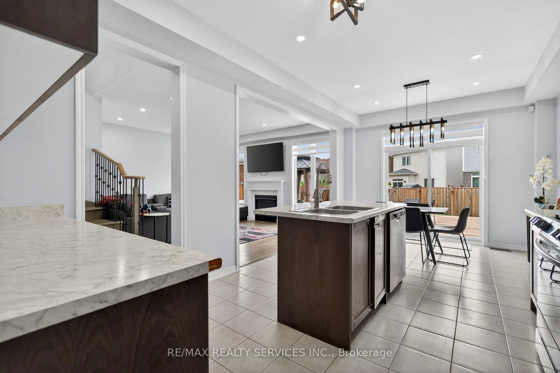 Photo 16 of 154 Munro Circle, Brantford, Empire South — HOMEH