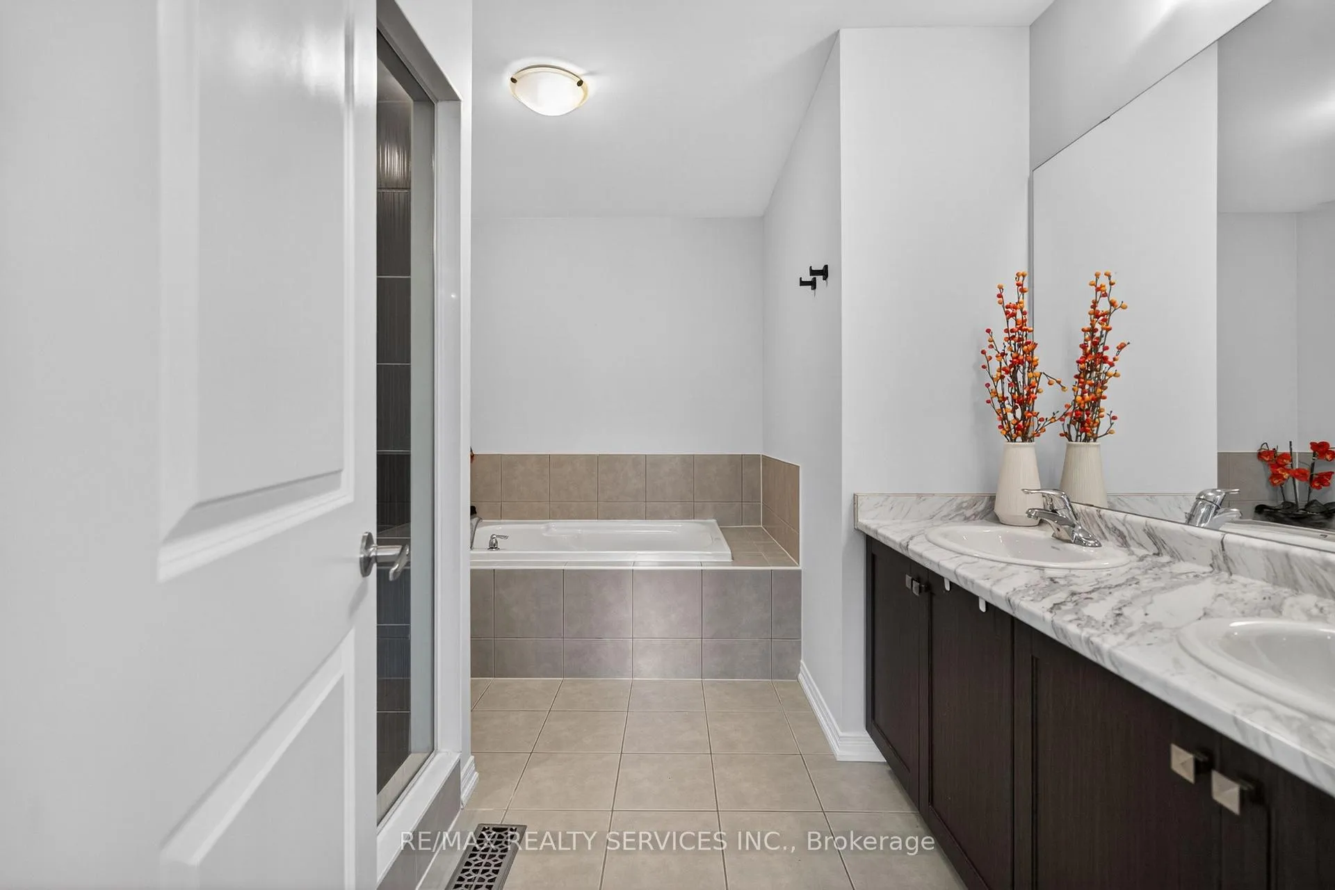 Photo 38 of 154 Munro Circle, Brantford, Empire South — HOMEH