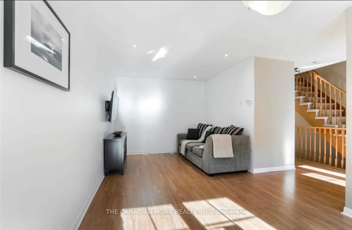 Photo 6 of 929 Deverell Place, Milton, Coates — HOMEH