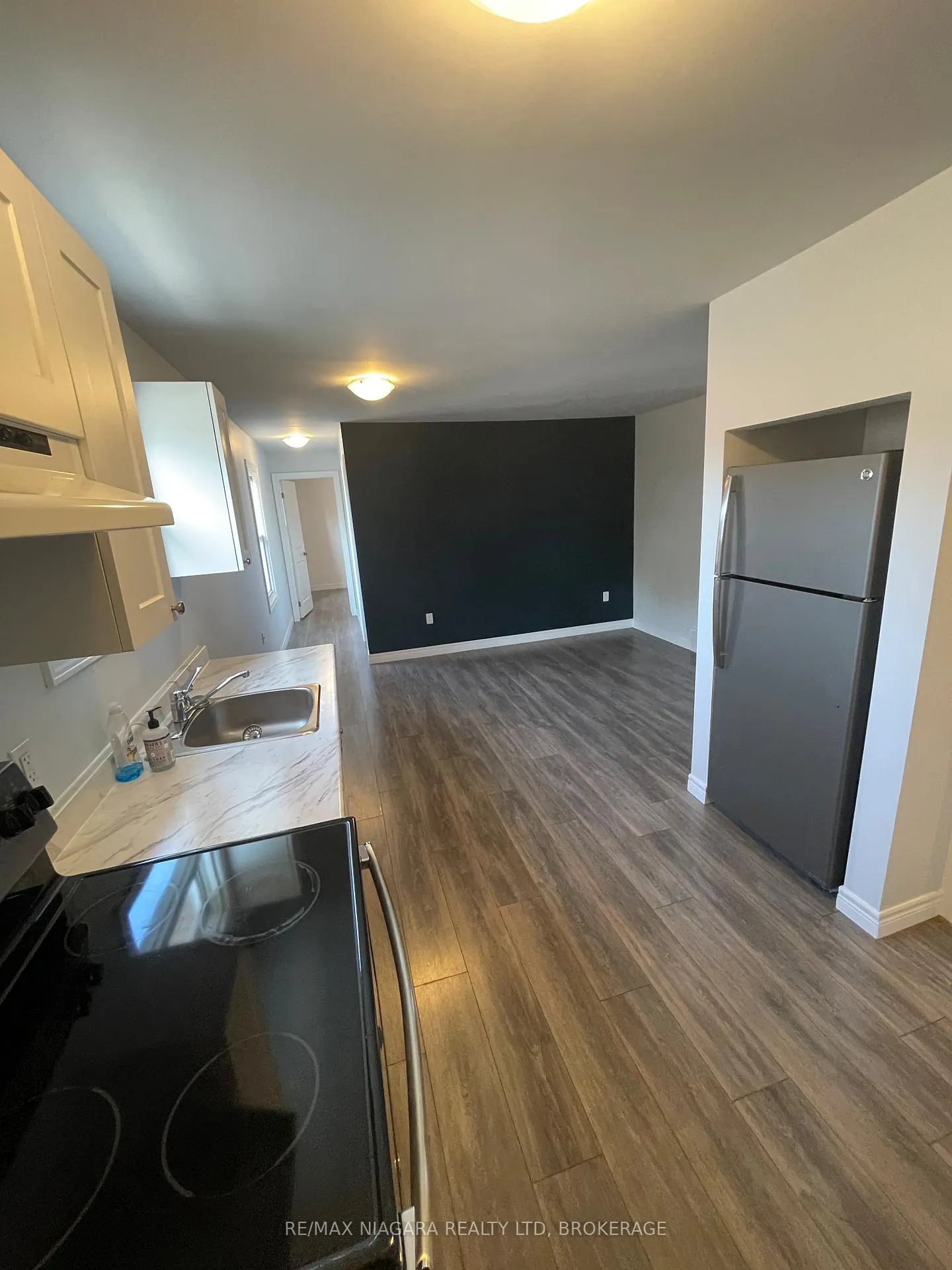 Photo 4 of Unit C, 117 Lyons Avenue, Welland, Lincoln/Crowland — HOMEH