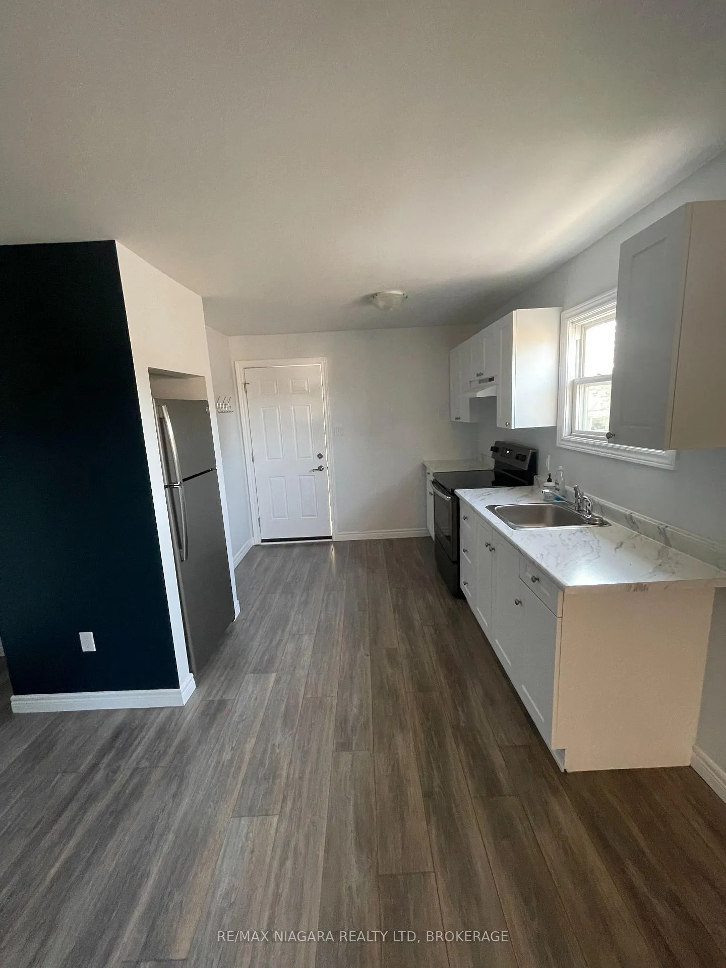 Photo 12 of Unit C, 117 Lyons Avenue, Welland, Lincoln/Crowland — HOMEH