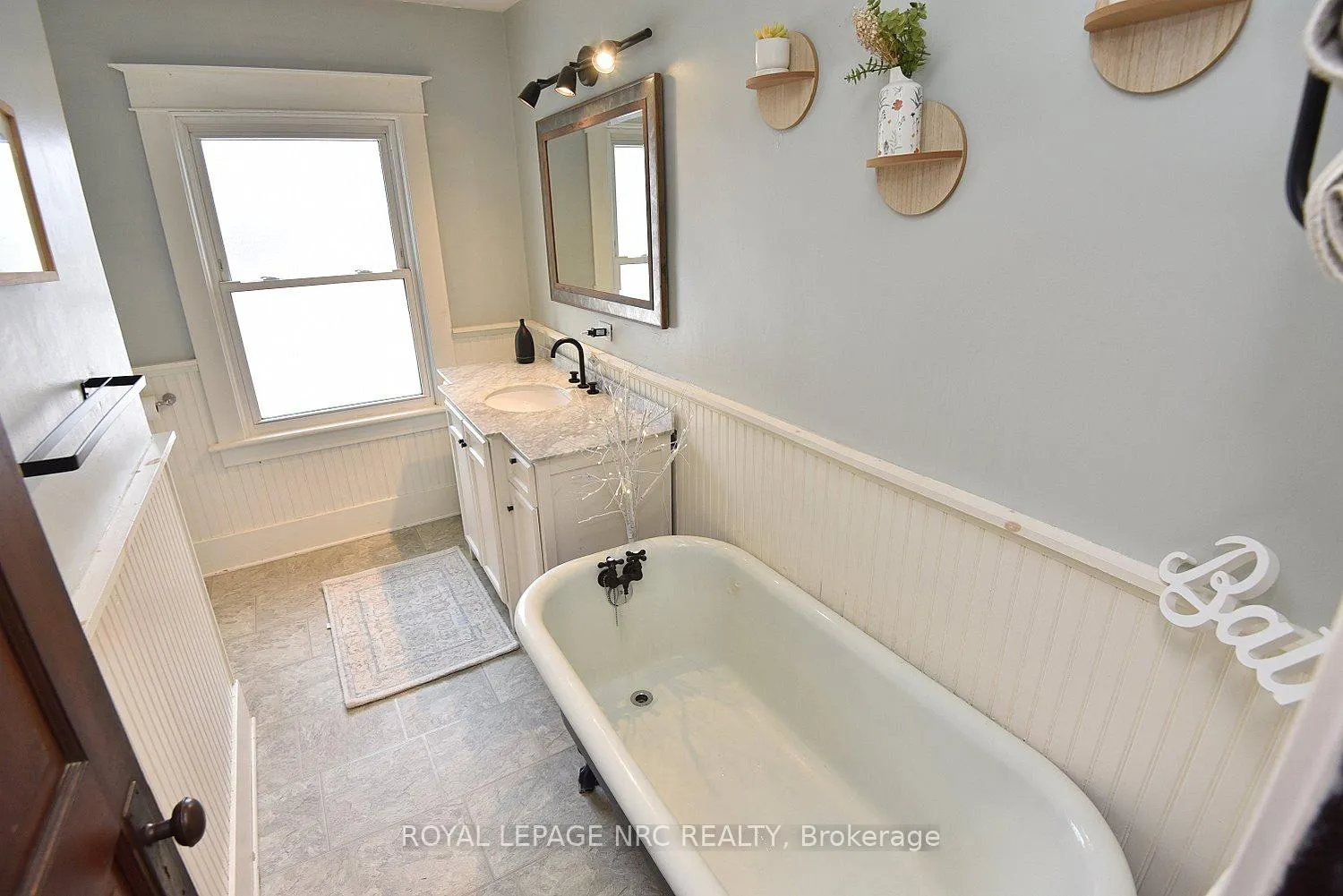 Photo 20 of 24 Fitzgerald Street, St. Catharines, Downtown — HOMEH