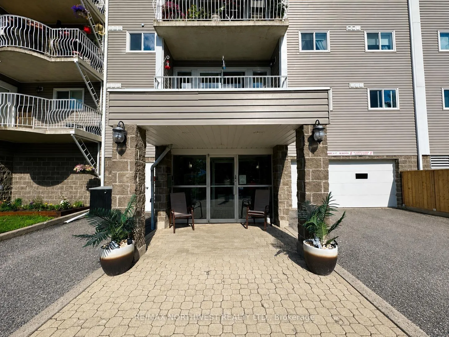 Photo 2 of Unit 104, 471 Lakeview Drive, Kenora, Norman — HOMEH