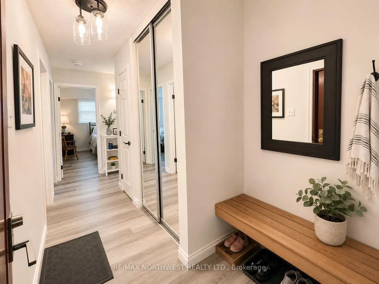 Photo 4 of Unit 104, 471 Lakeview Drive, Kenora, Norman — HOMEH
