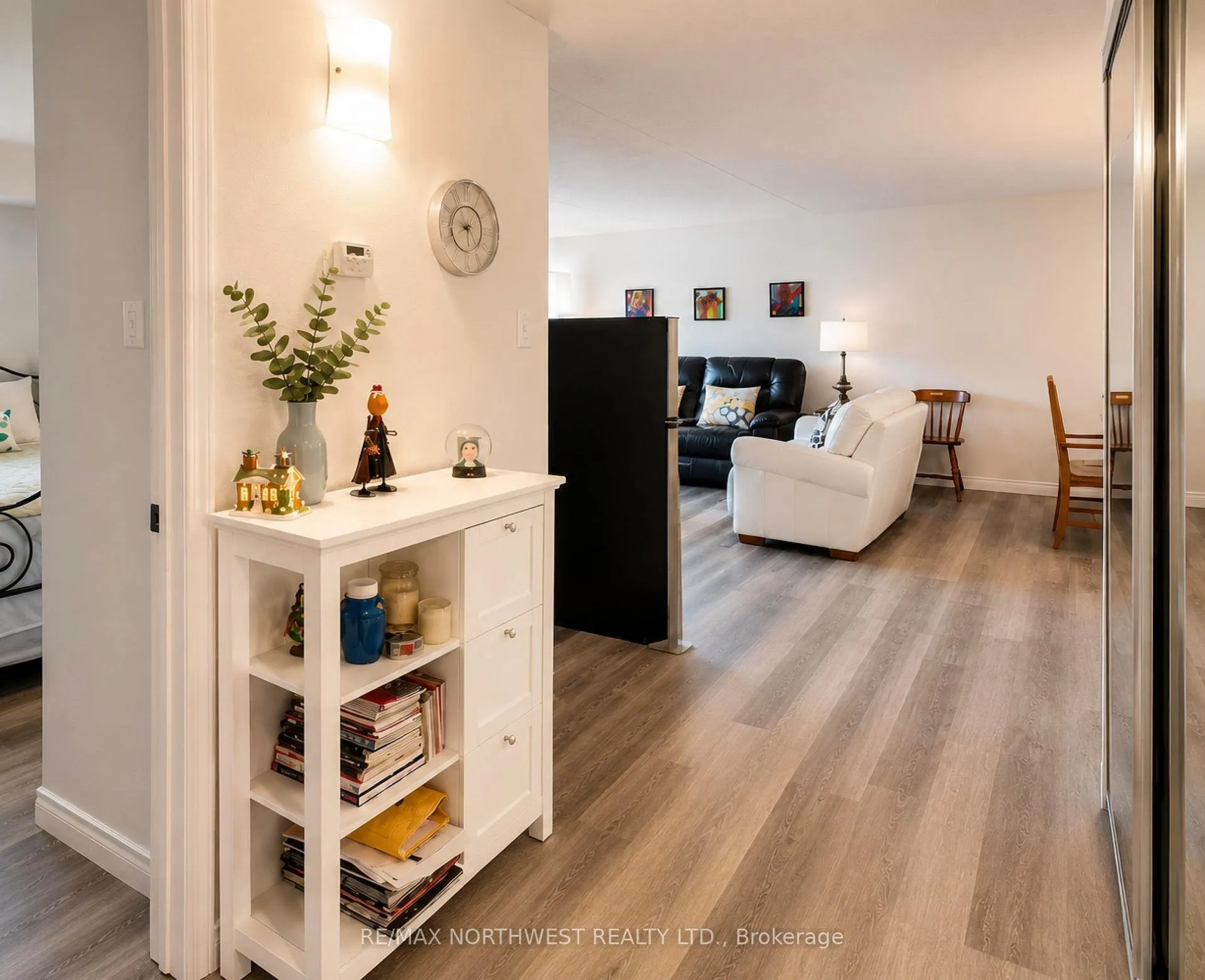 Photo 5 of Unit 104, 471 Lakeview Drive, Kenora, Norman — HOMEH