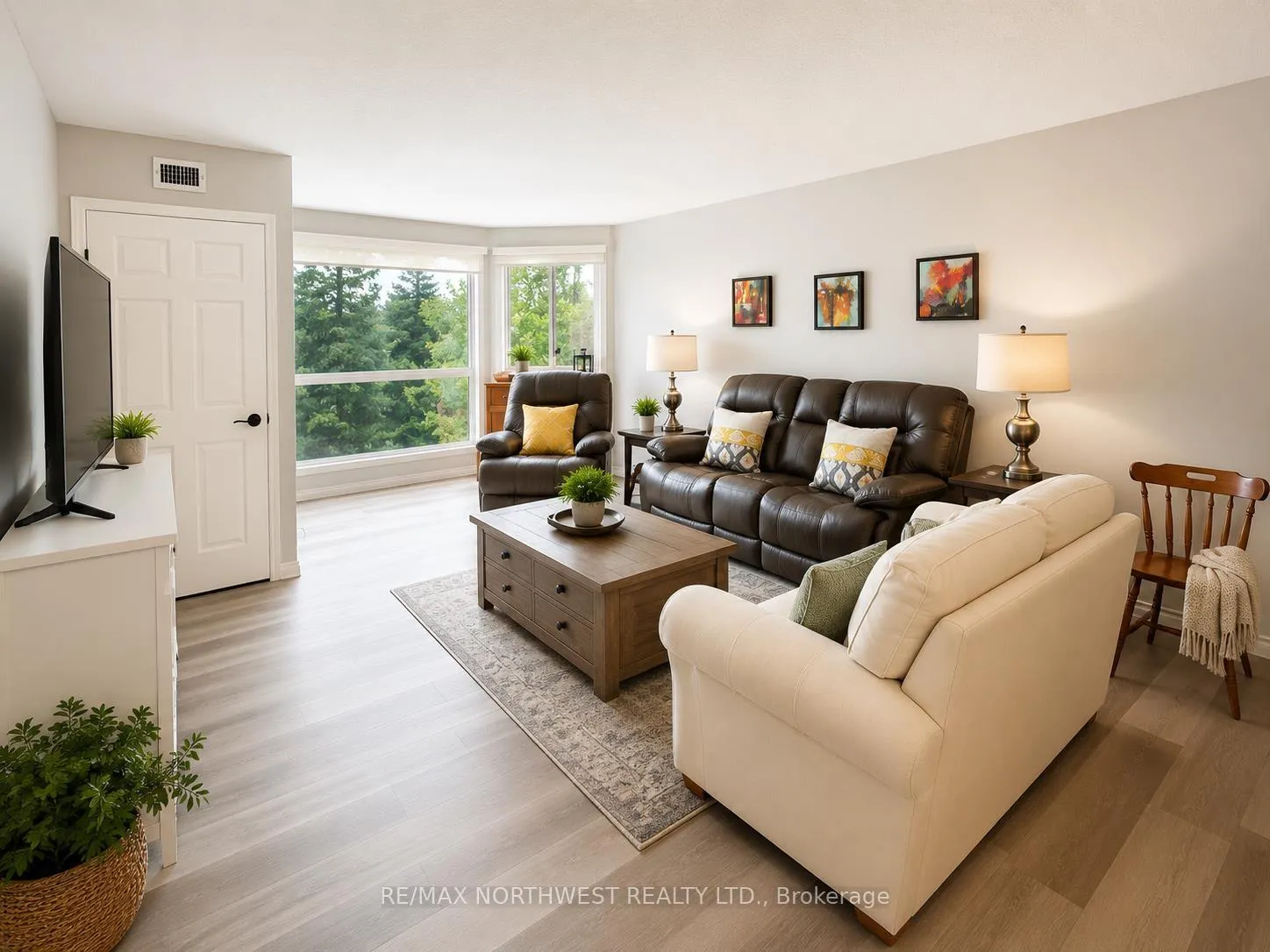 Photo 6 of Unit 104, 471 Lakeview Drive, Kenora, Norman — HOMEH