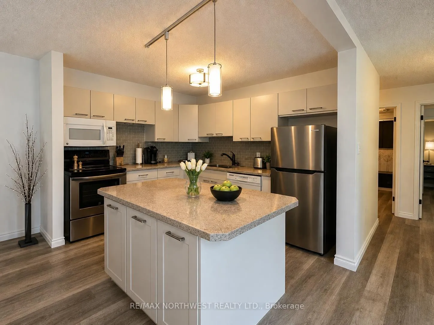 Photo 8 of Unit 104, 471 Lakeview Drive, Kenora, Norman — HOMEH