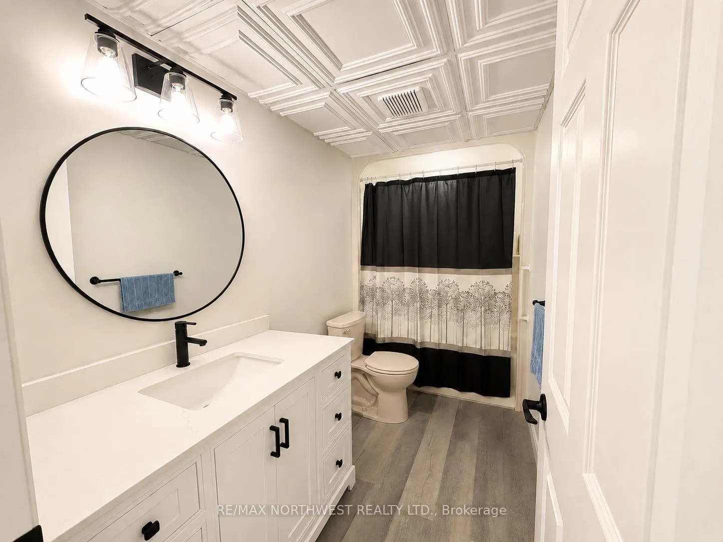 Photo 10 of Unit 104, 471 Lakeview Drive, Kenora, Norman — HOMEH