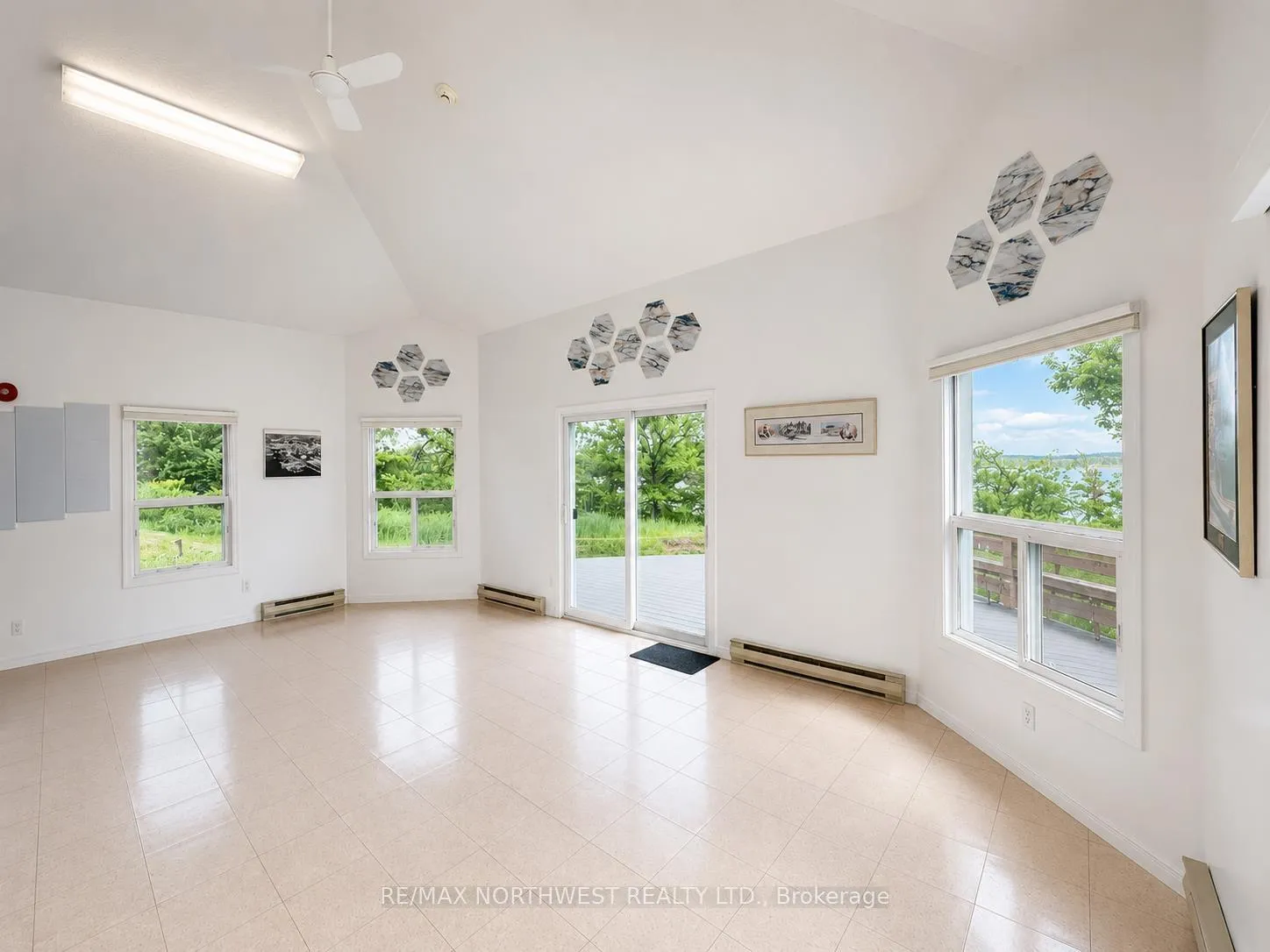 Photo 16 of Unit 104, 471 Lakeview Drive, Kenora, Norman — HOMEH