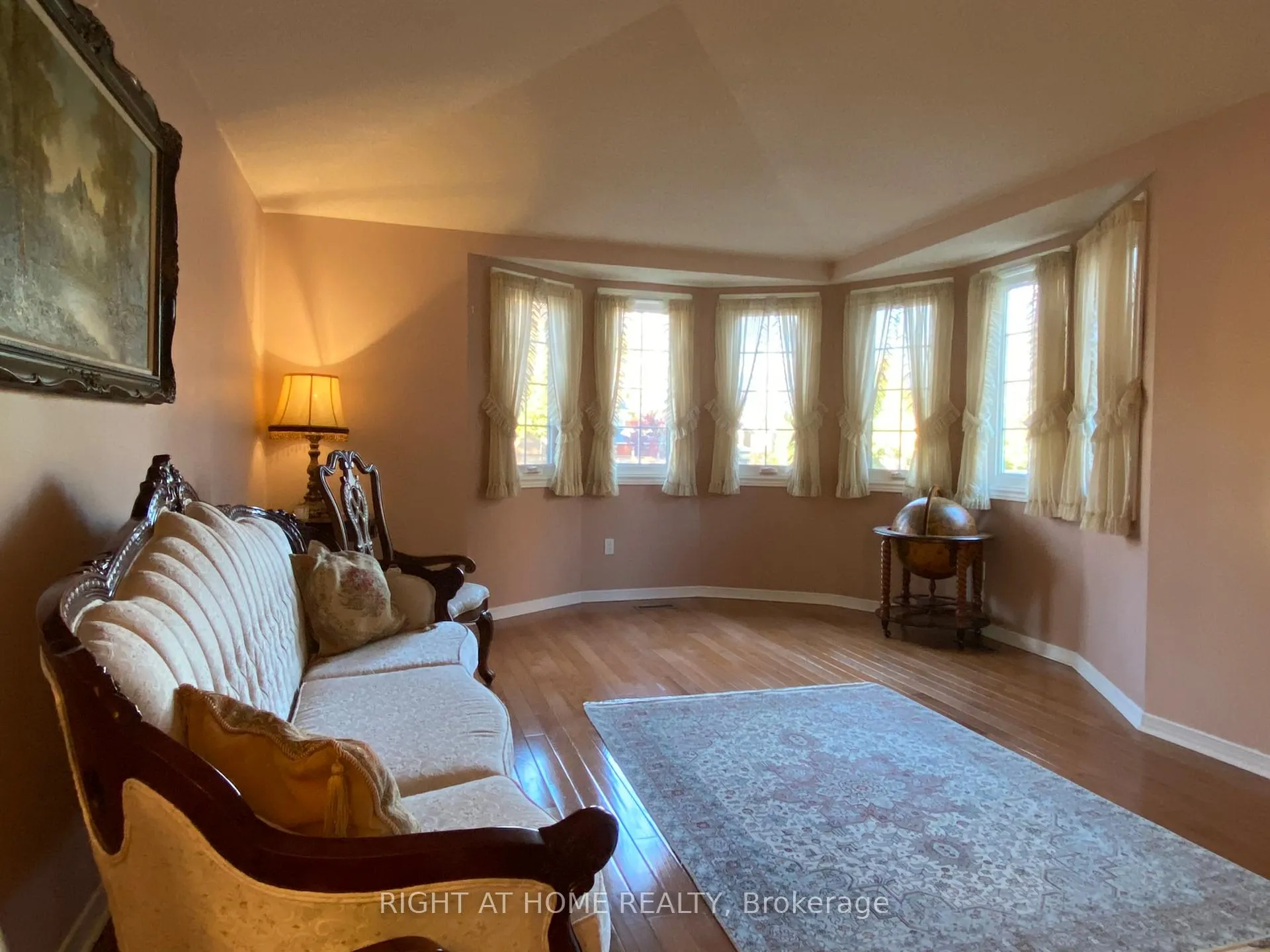Photo 2 of 92 Nelson Circle, Newmarket, Armitage — HOMEH