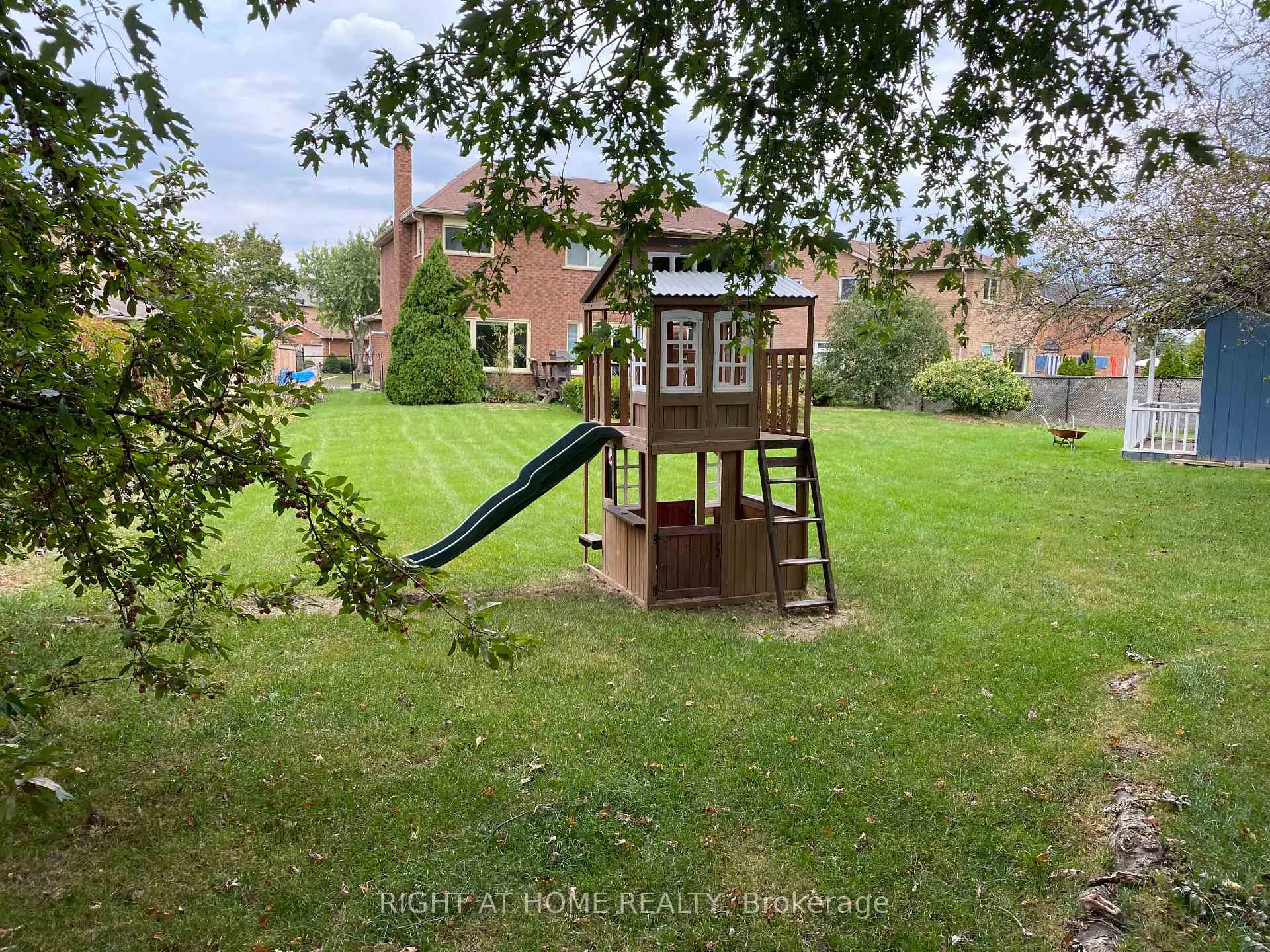 Photo 19 of 92 Nelson Circle, Newmarket, Armitage — HOMEH