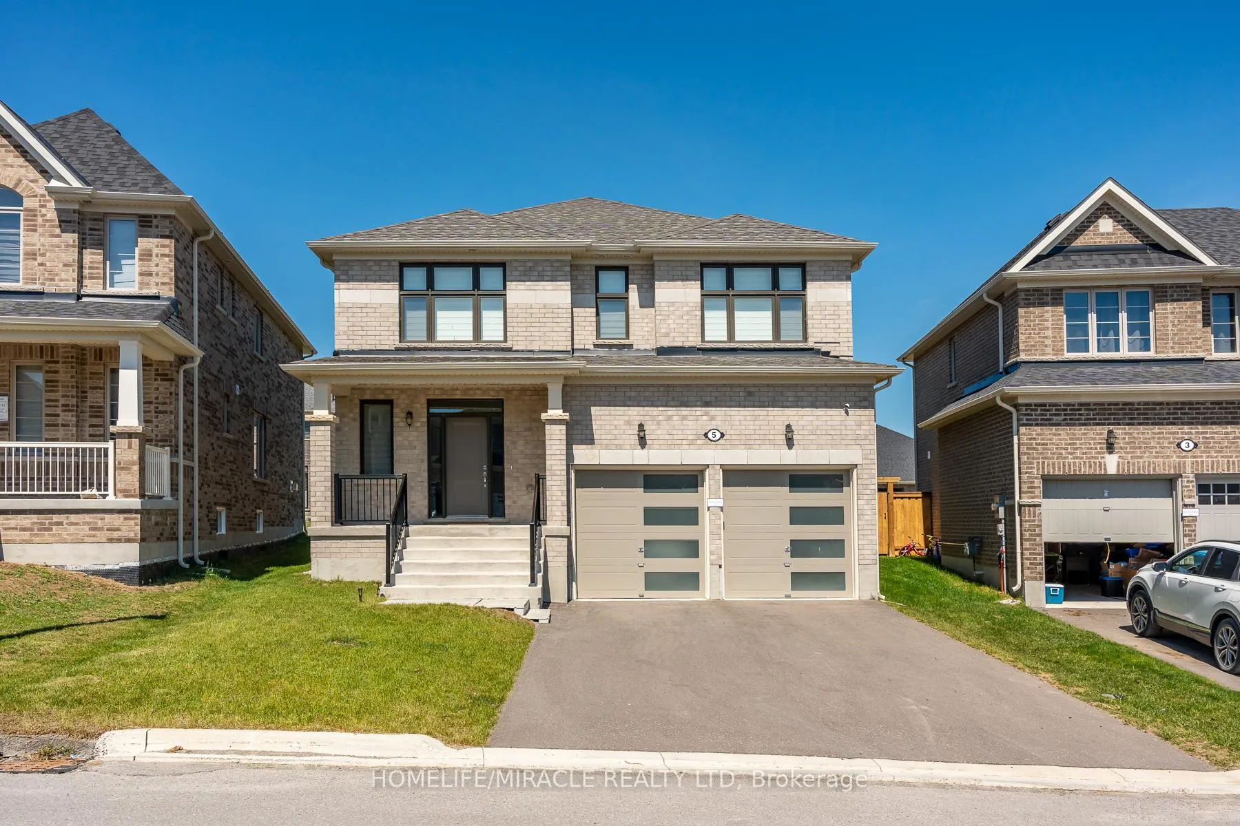 Photo 1 of 5 Ainslie Hill Crescent, Georgina, Sutton & Jackson's Point — HOMEH