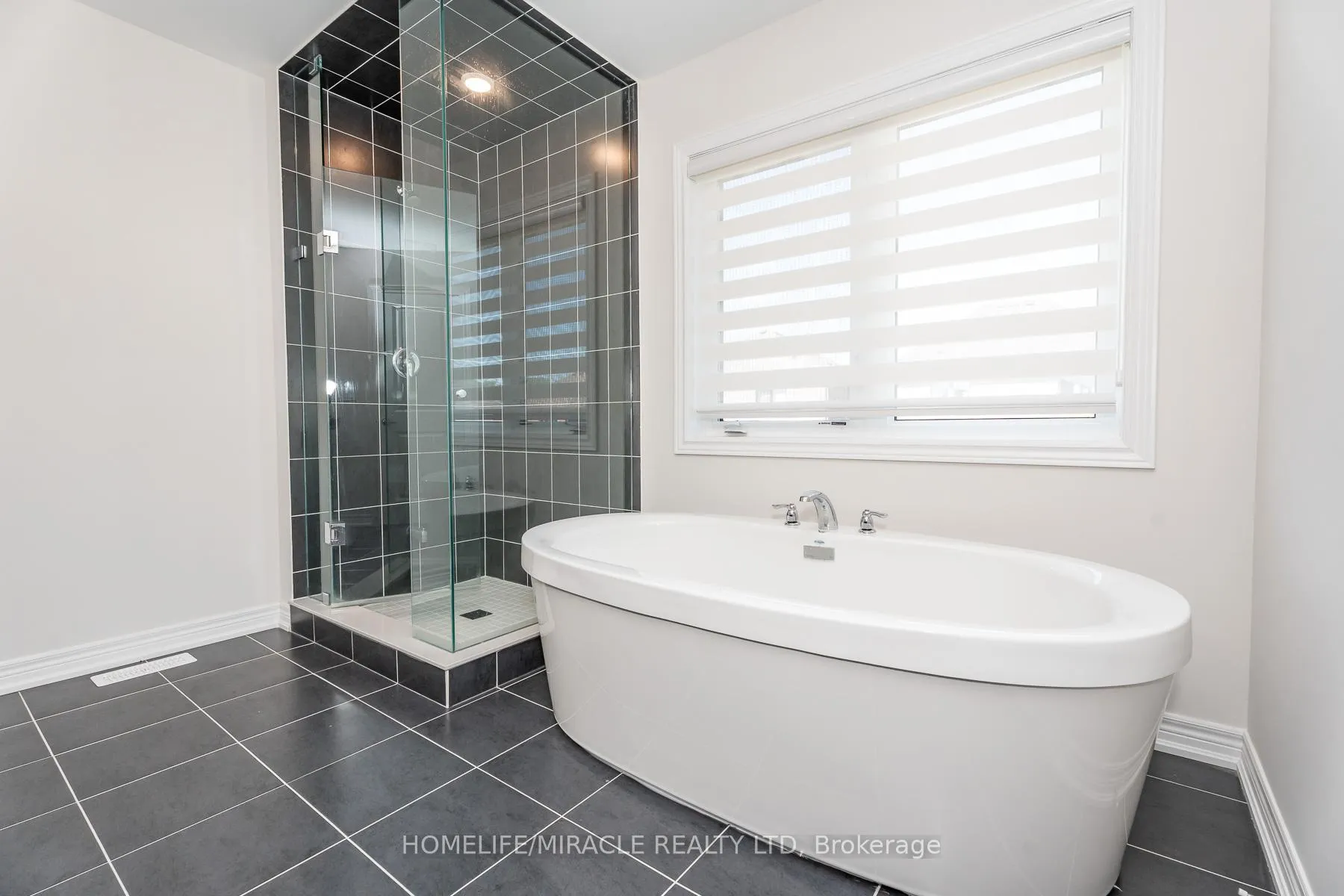 Photo 28 of 5 Ainslie Hill Crescent, Georgina, Sutton & Jackson's Point — HOMEH