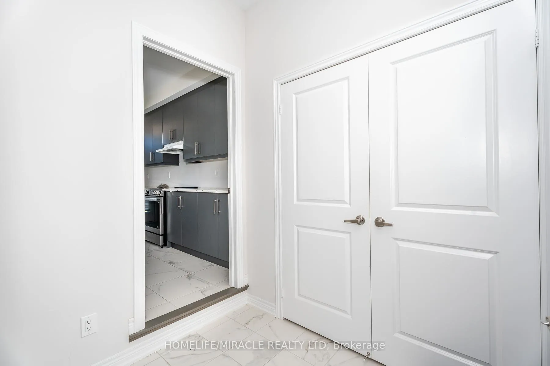 Photo 32 of 5 Ainslie Hill Crescent, Georgina, Sutton & Jackson's Point — HOMEH